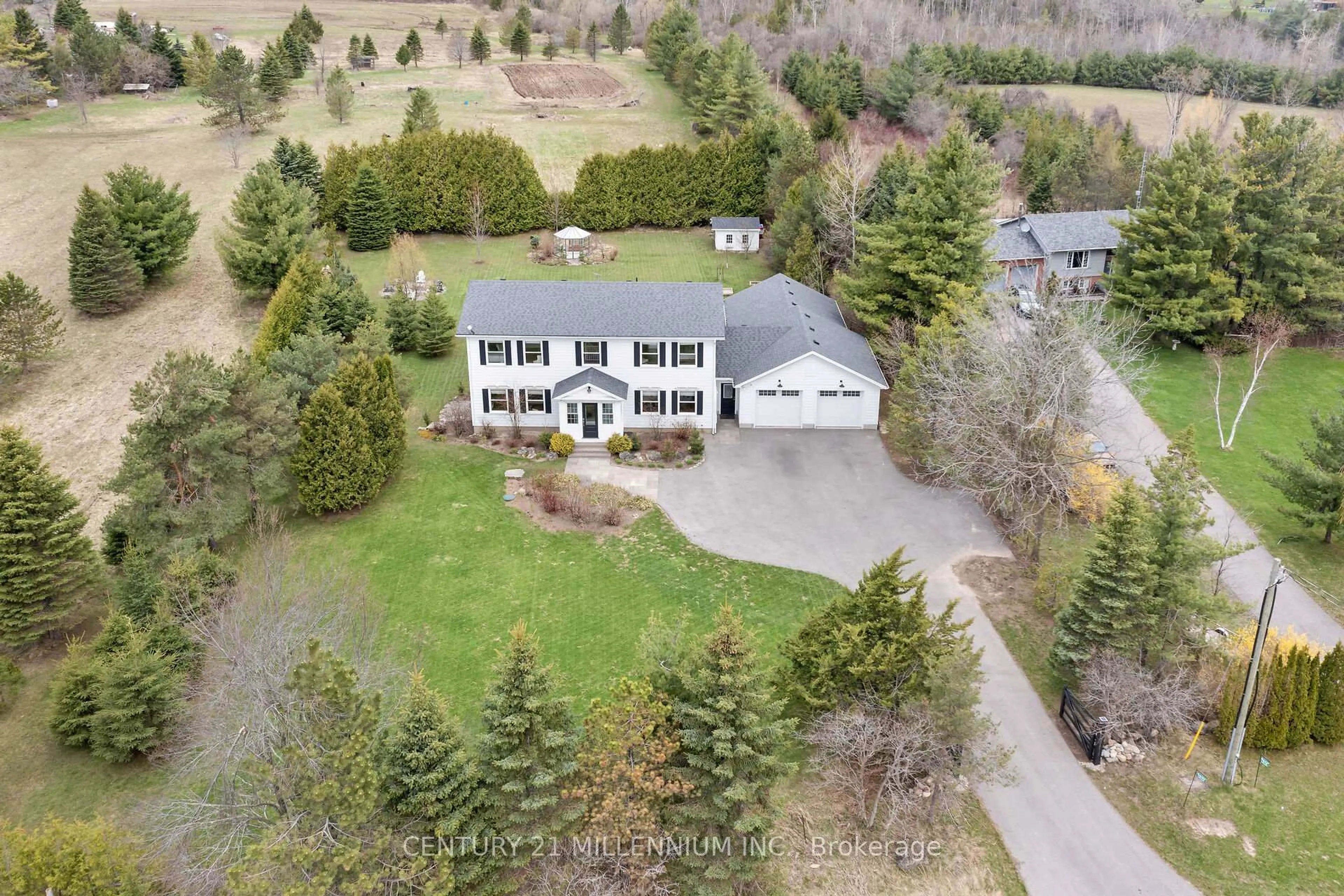 A pic from outside/outdoor area/front of a property/back of a property/a pic from drone, street for 9610 Sideroad 5 Sdrd, Erin Ontario N0B 1T0