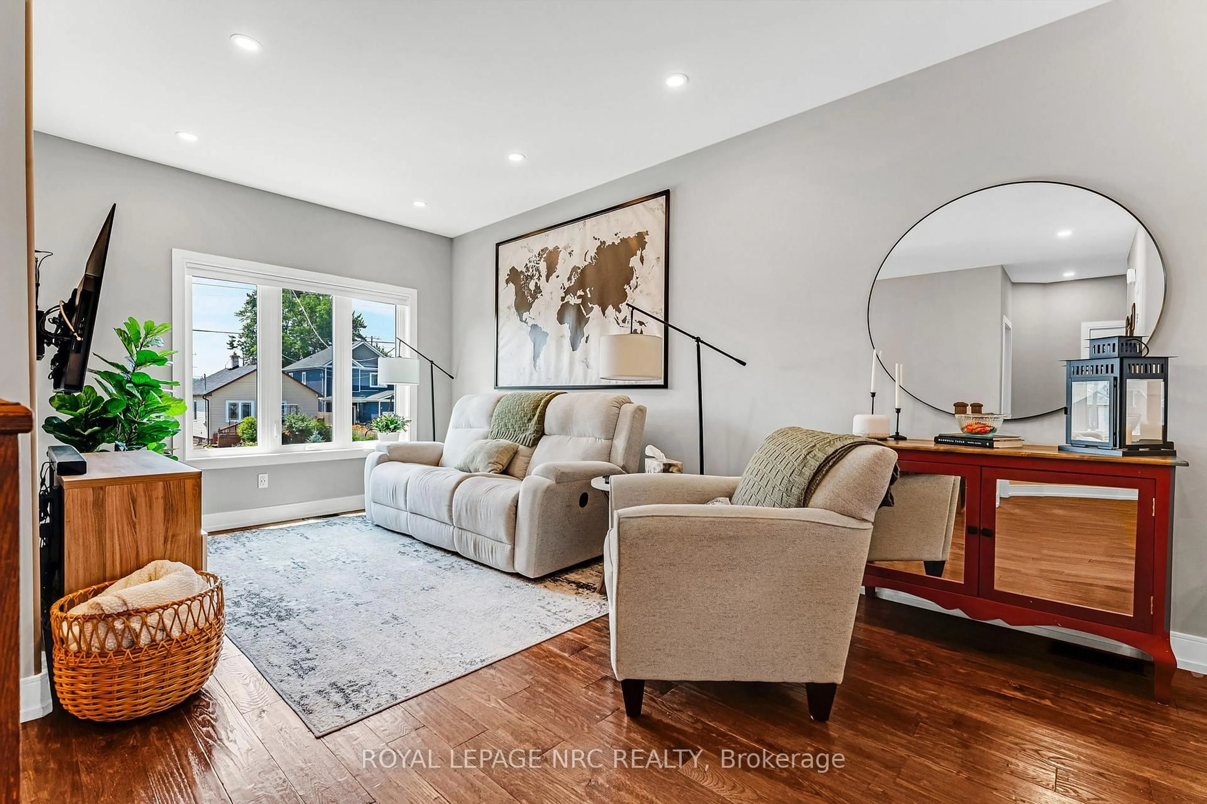 Living room with furniture, unknown for 18 Erie St, Welland Ontario L3B 5J7