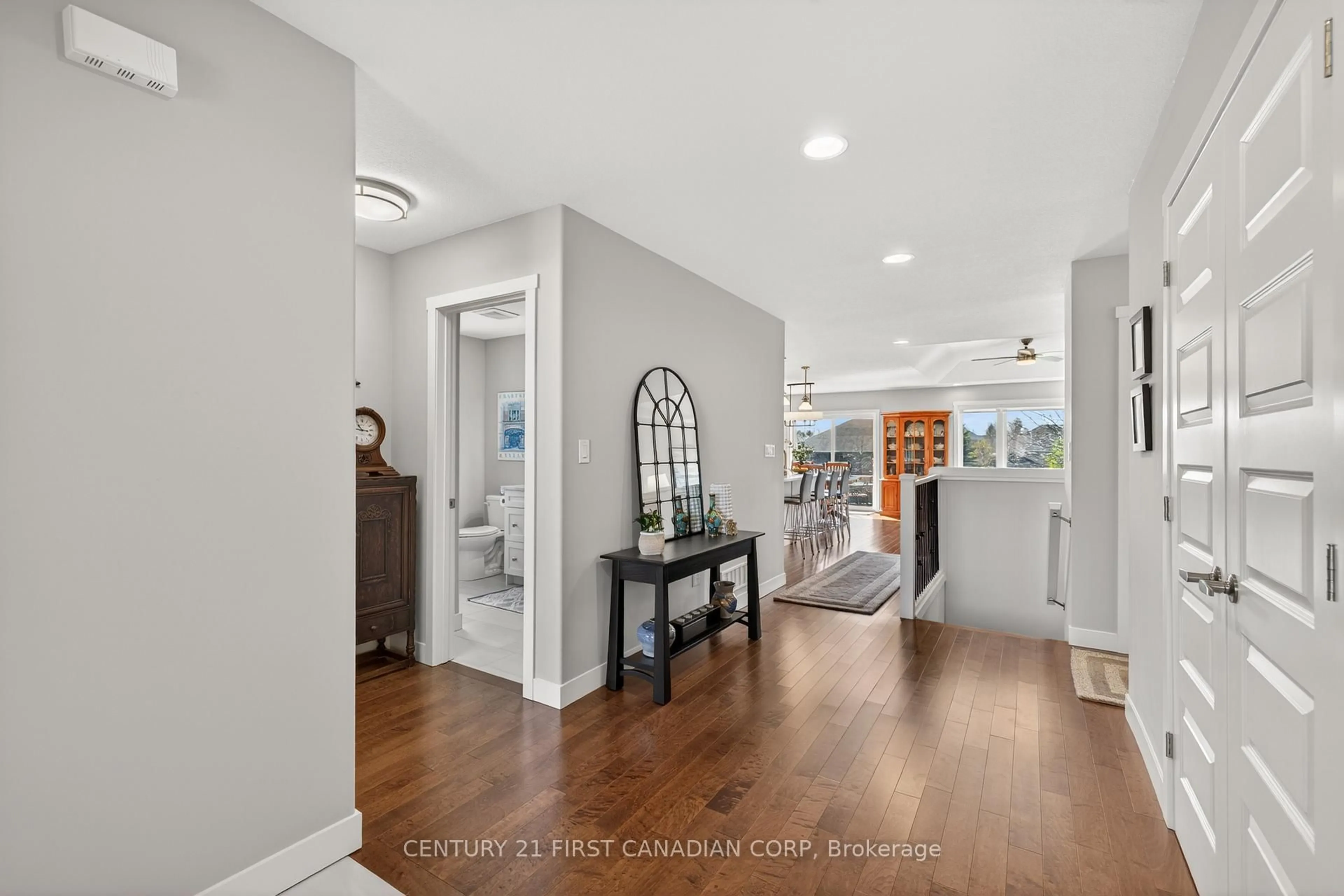 Indoor entryway for 115 Nicoles Tr, Thames Centre Ontario N0M 2P0