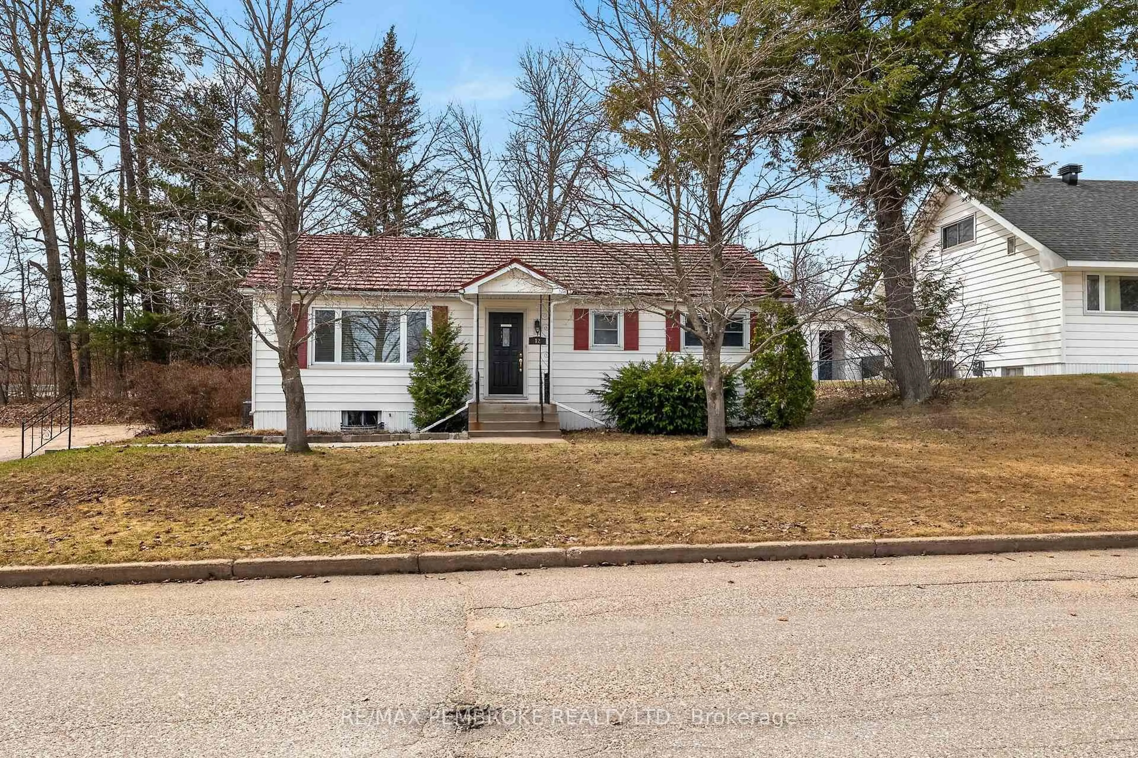 Home with vinyl exterior material, street for 12 Alder Cres, Deep River Ontario K0J 1P0