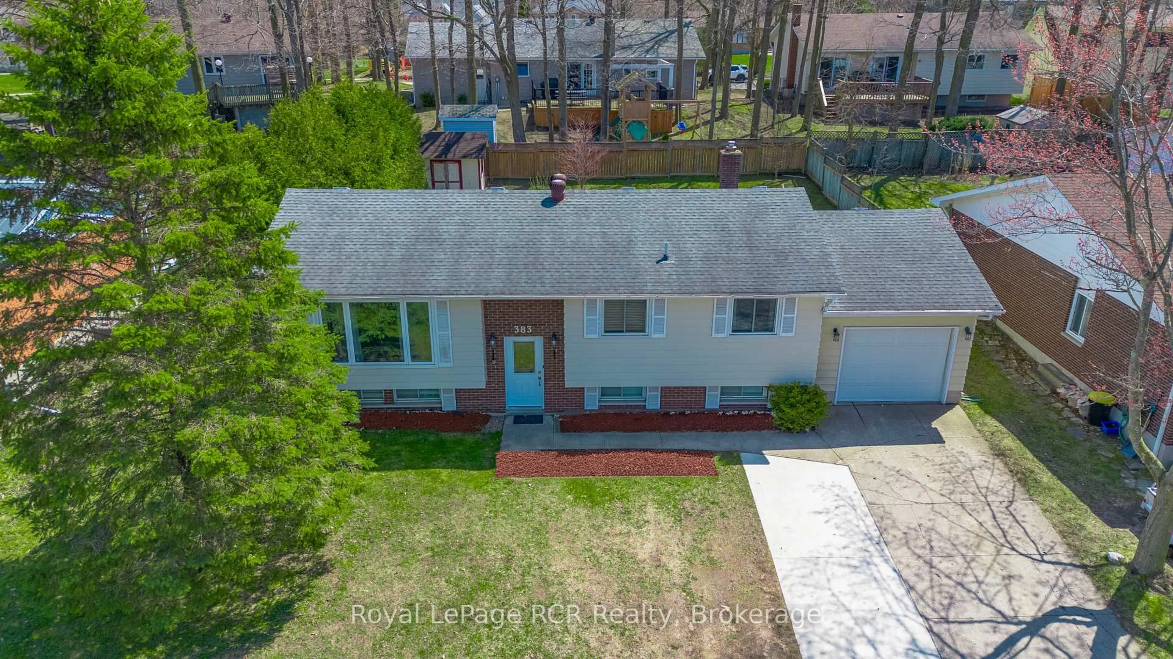 A pic from outside/outdoor area/front of a property/back of a property/a pic from drone, street for 383 WELLINGTON St, Saugeen Shores Ontario N0H 2C4