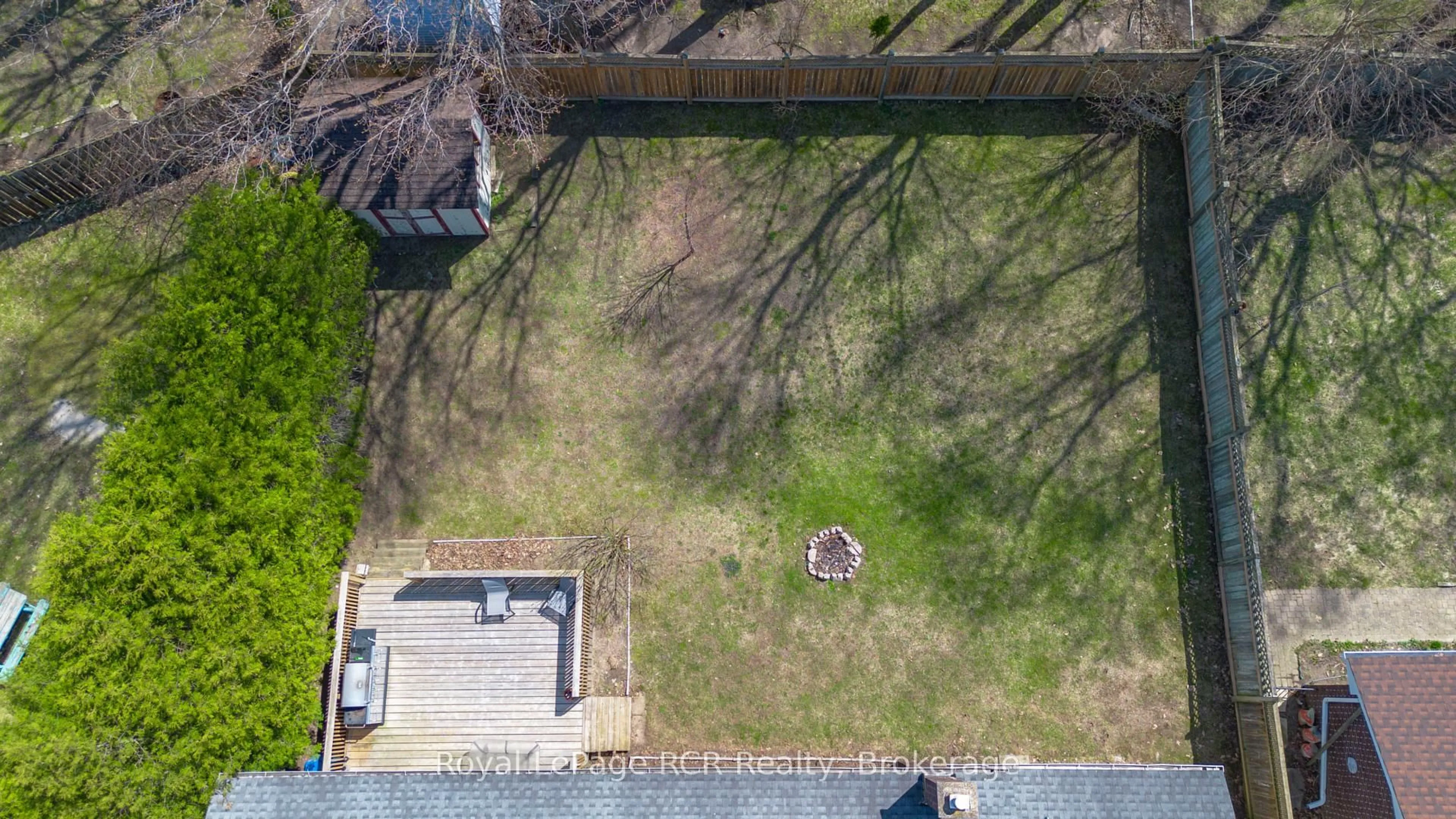 A pic from outside/outdoor area/front of a property/back of a property/a pic from drone, street for 383 WELLINGTON St, Saugeen Shores Ontario N0H 2C4