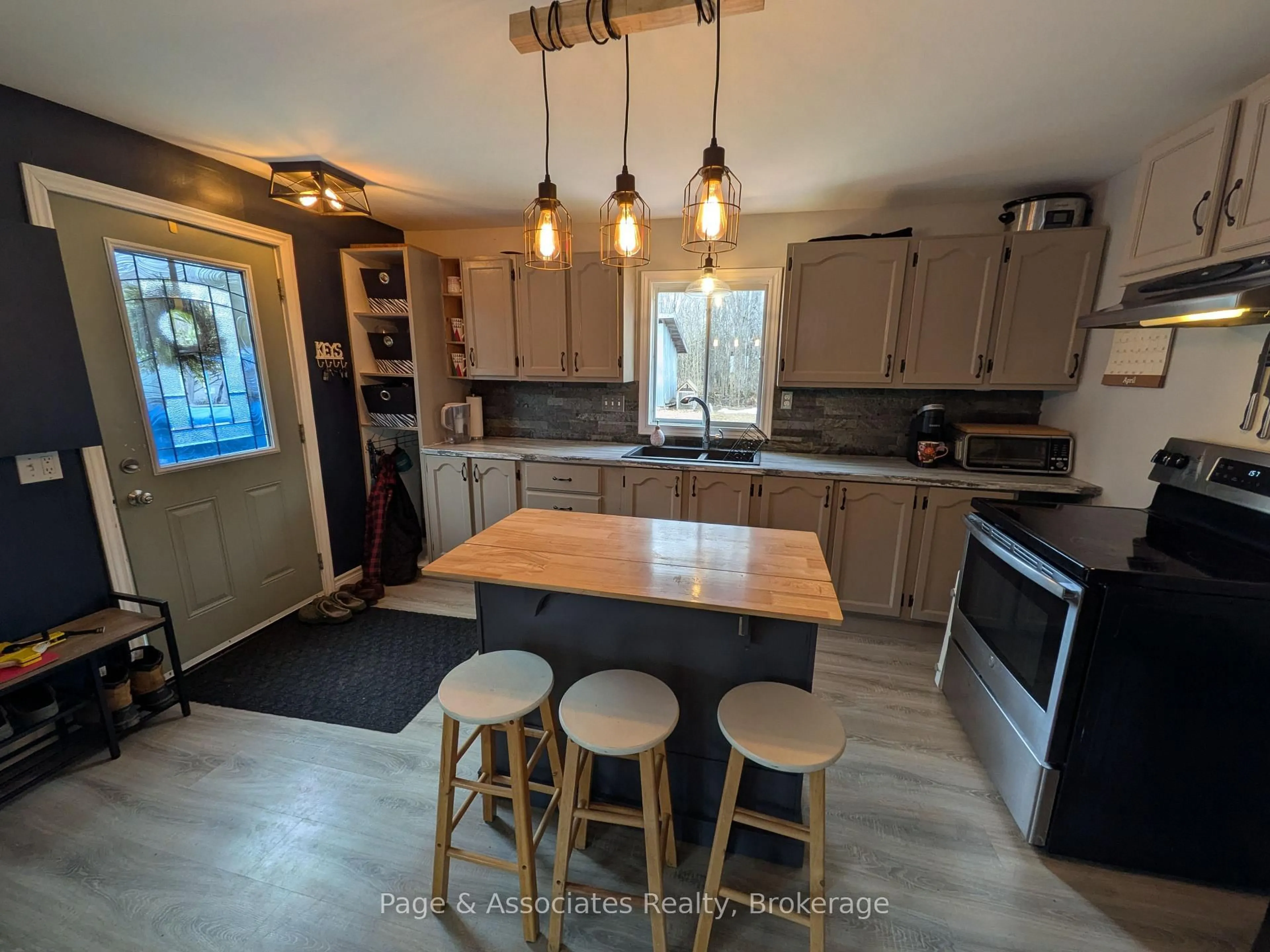 Open concept kitchen, unknown for 445 Eugene Rd, West Nipissing Ontario P0H 1R0