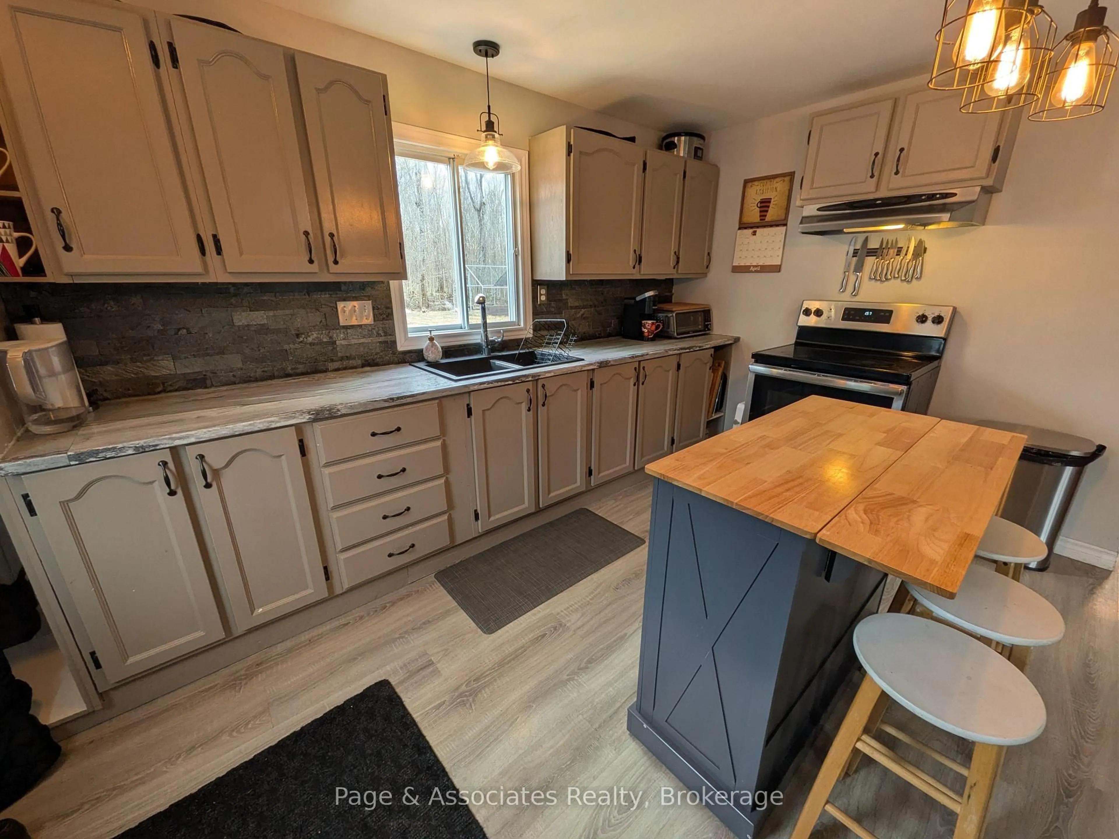 Open concept kitchen, unknown for 445 Eugene Rd, West Nipissing Ontario P0H 1R0