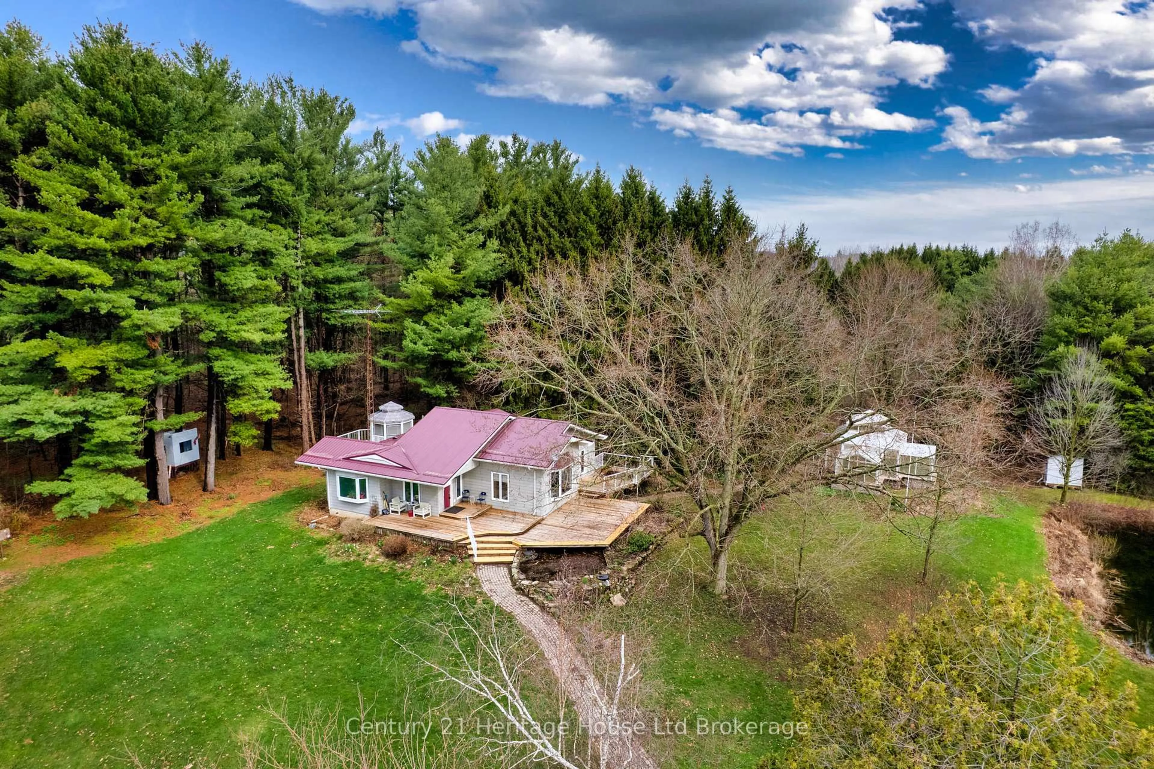 A pic from outside/outdoor area/front of a property/back of a property/a pic from drone, water/lake/river/ocean view for 10915 Culloden Rd, Bayham Ontario N5H 2R3