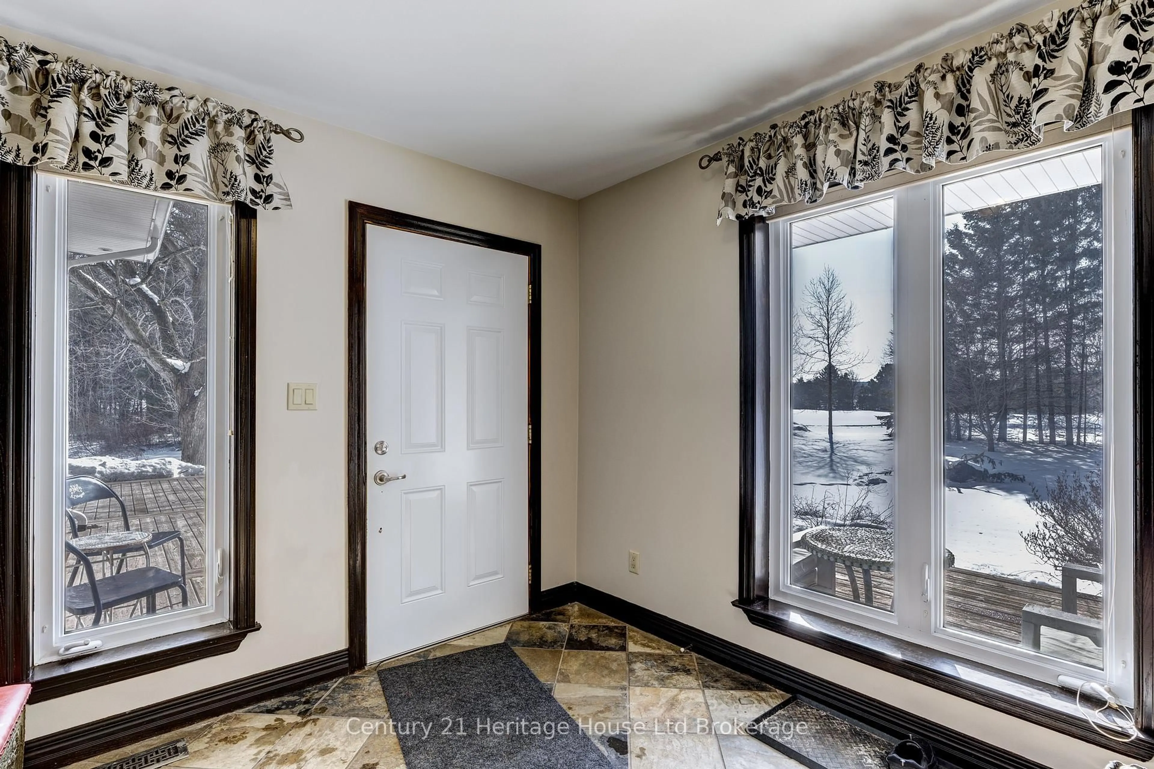 Indoor entryway for 10915 Culloden Rd, Bayham Ontario N5H 2R3