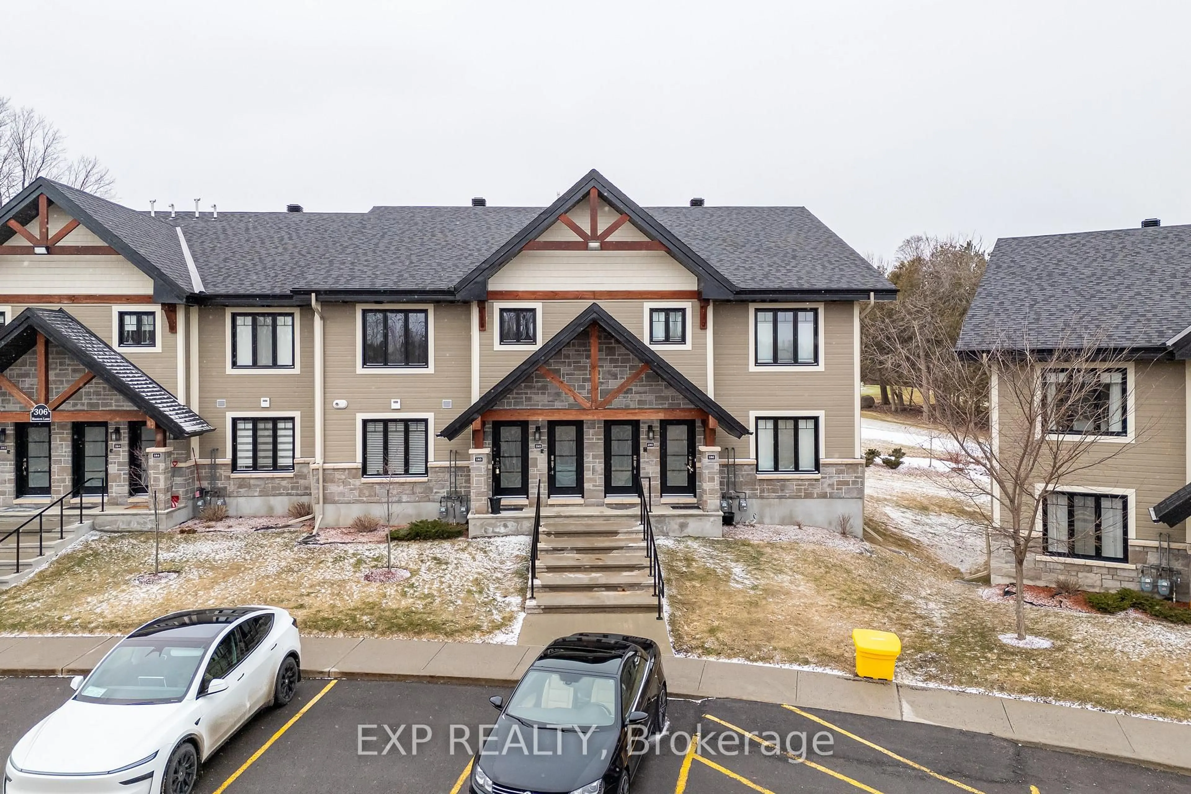 A pic from outside/outdoor area/front of a property/back of a property/a pic from drone, building for 306 Masters Lane #285, Clarence-Rockland Ontario K4K 0L3