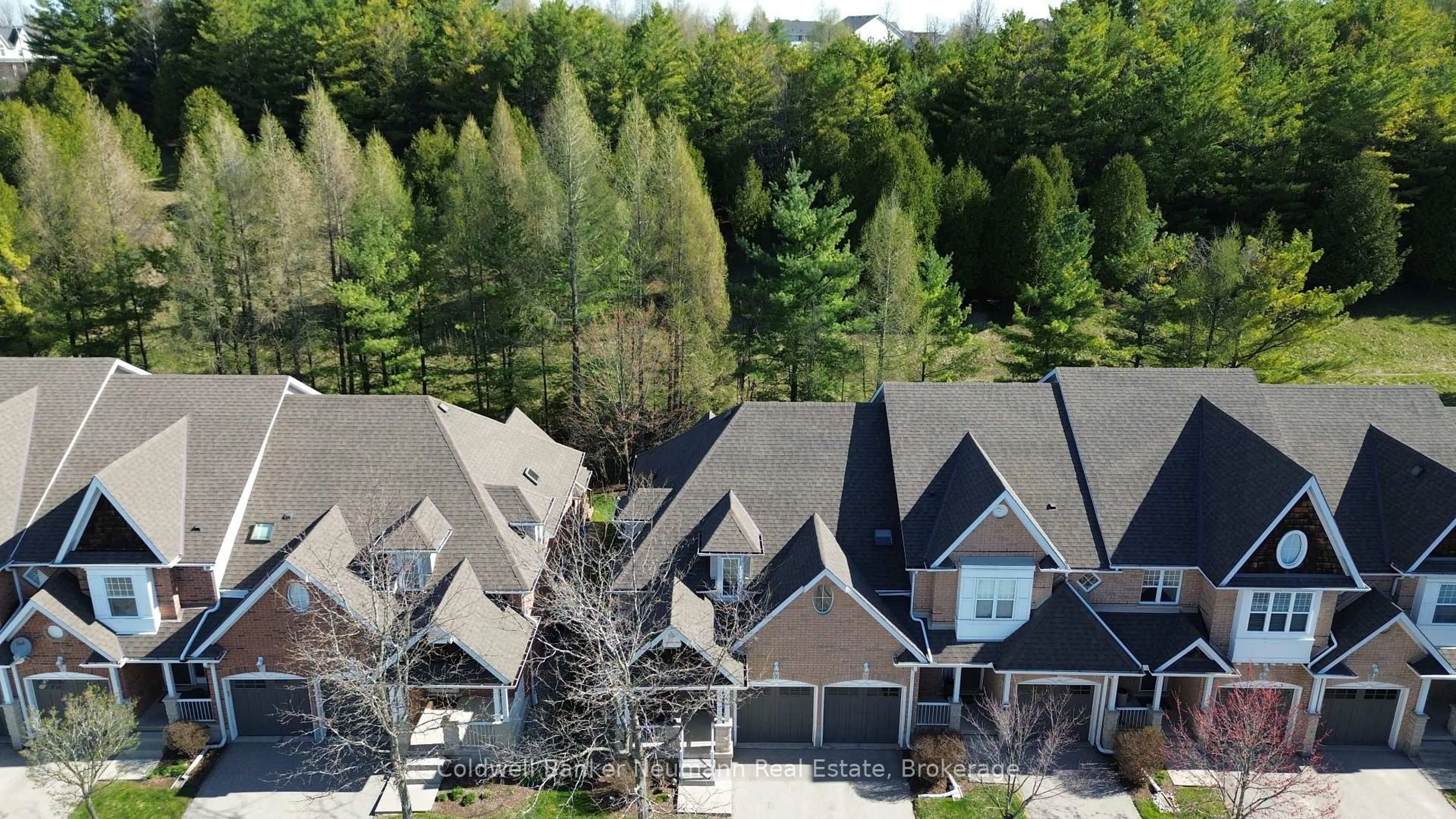 A pic from outside/outdoor area/front of a property/back of a property/a pic from drone, mountain view for 165 Terraview Cres #17, Guelph Ontario N1G 5G8