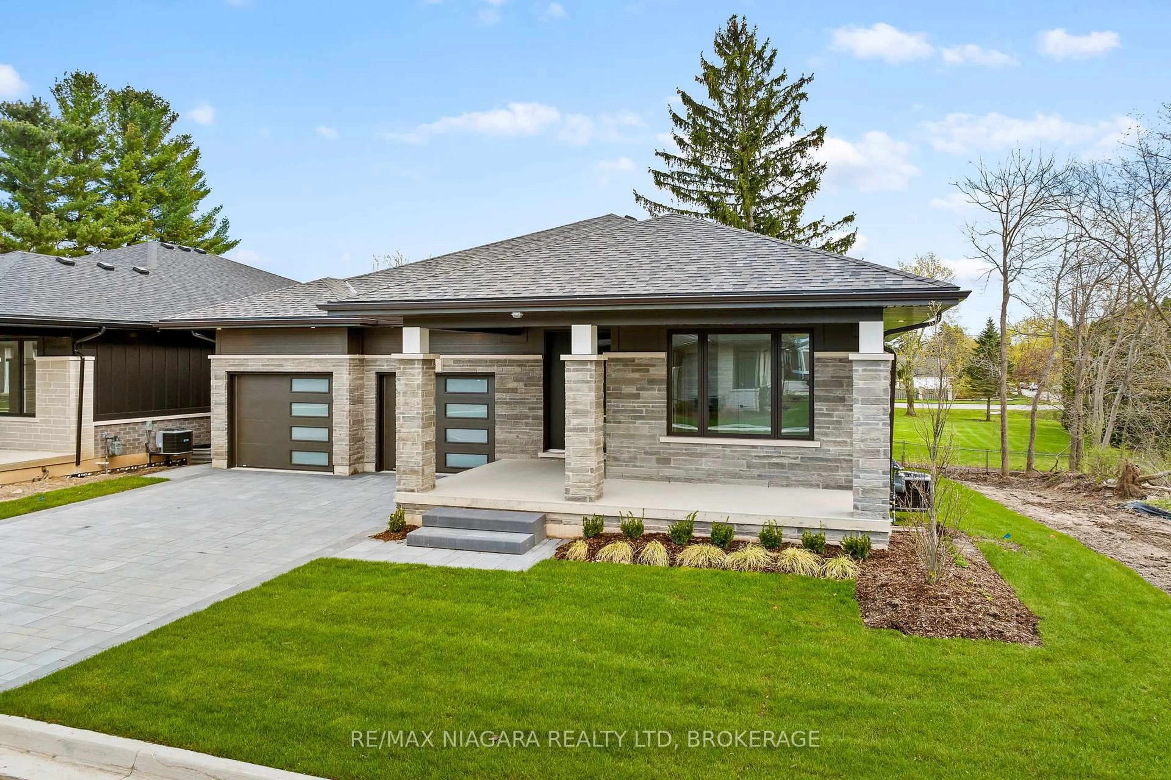 Home with brick exterior material, street for 17 Accursi Cres, Pelham Ontario L0S 1E2