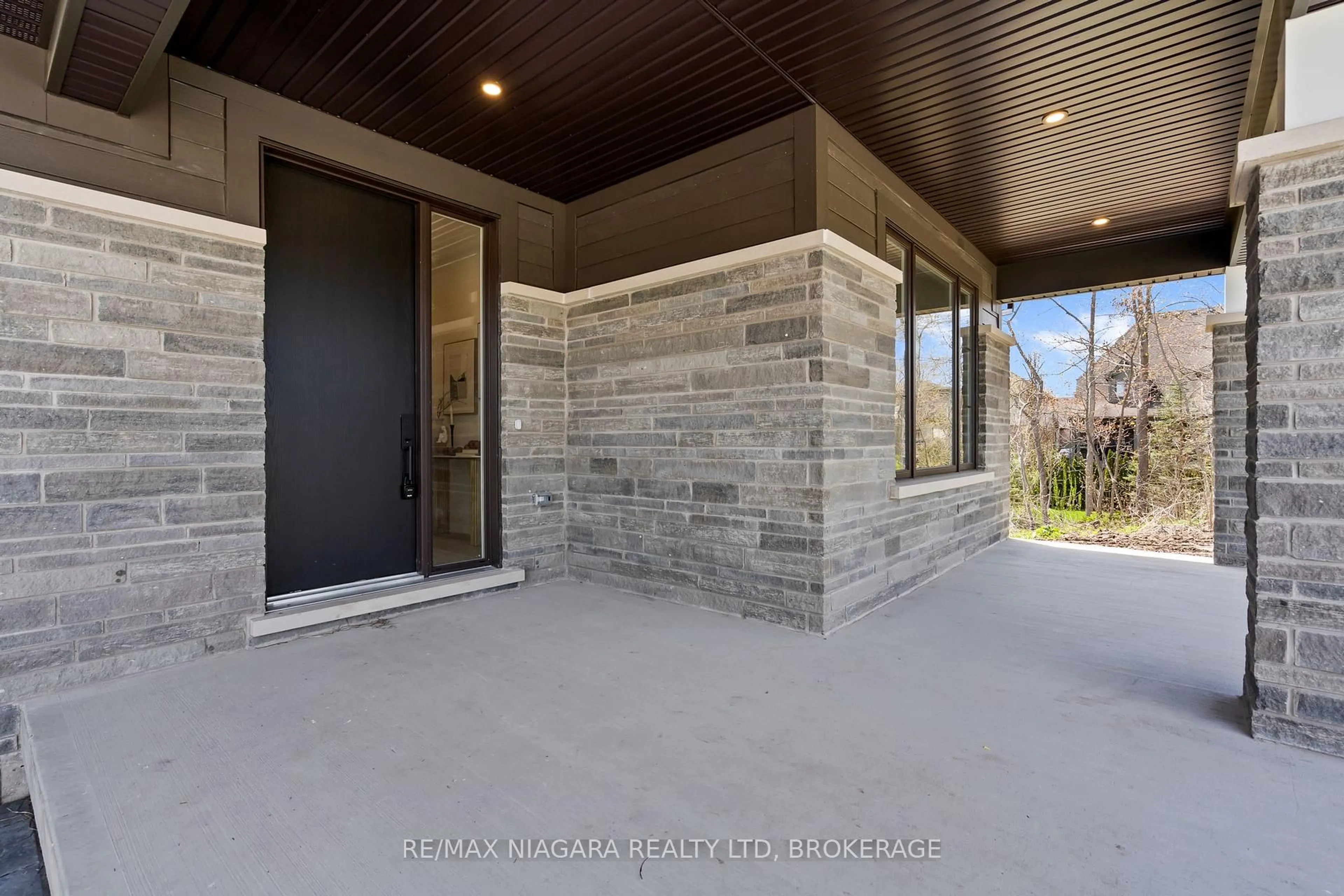 Patio, unknown for 17 Accursi Cres, Pelham Ontario L0S 1E2