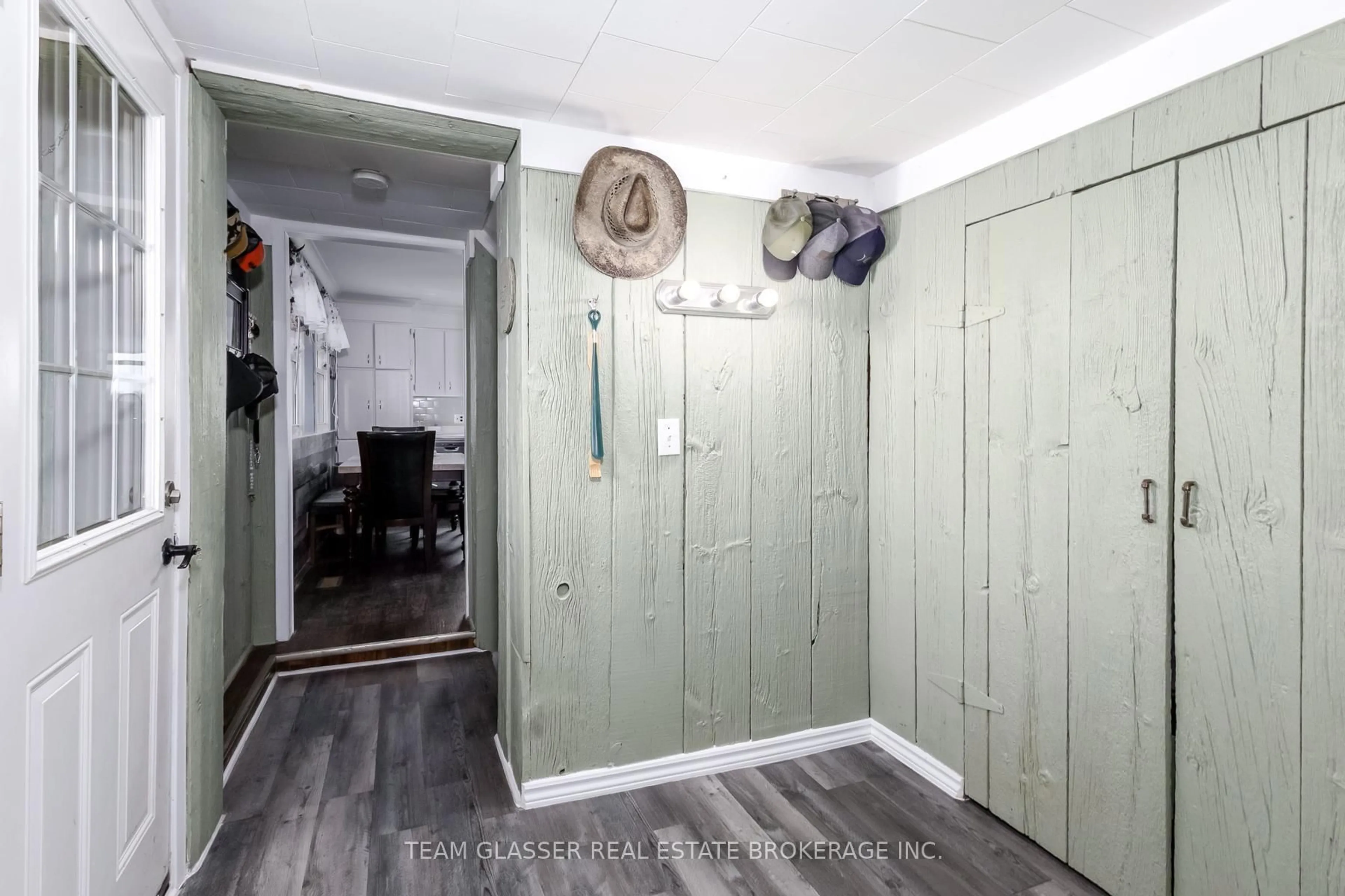 Indoor entryway for 6008 YARMOUTH CENTRE Rd, St. Thomas Ontario N5P 3S8