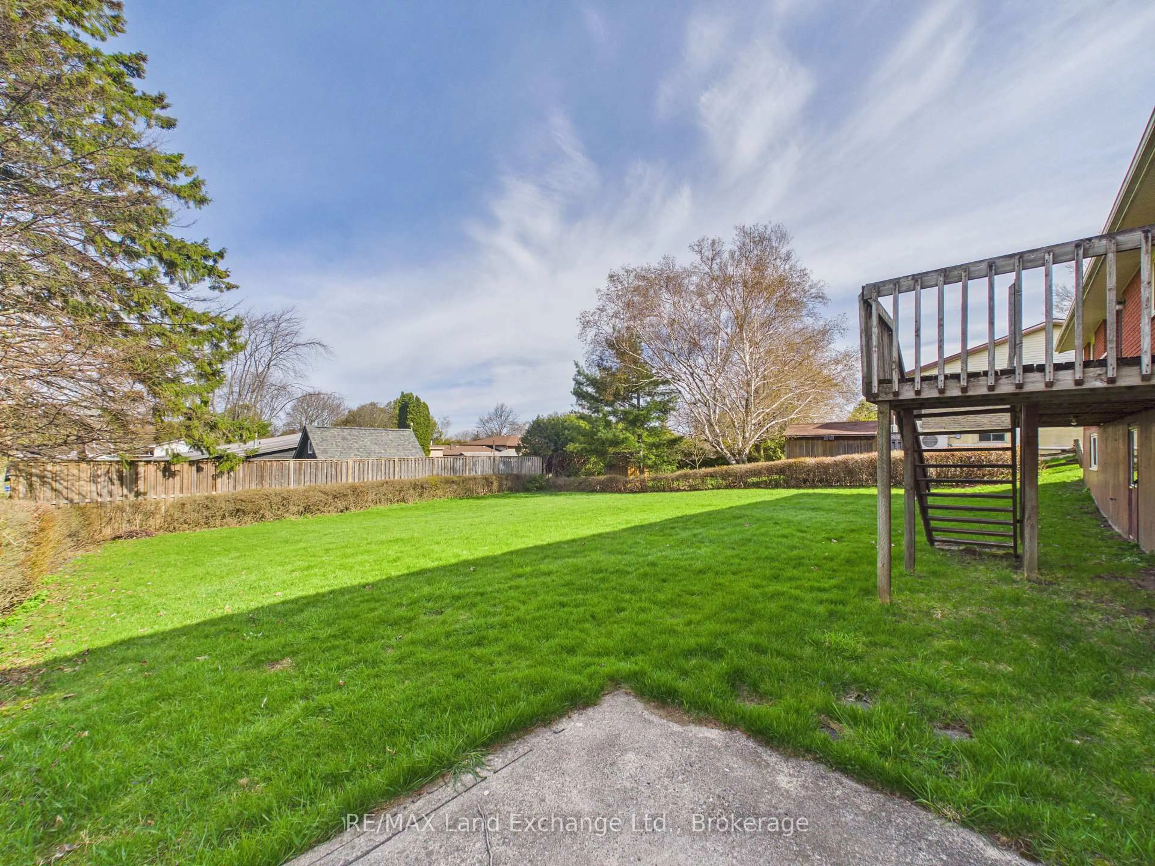 A pic from outside/outdoor area/front of a property/back of a property/a pic from drone, water/lake/river/ocean view for 14(1228) Queen St, Kincardine Ontario N2Z 1L4