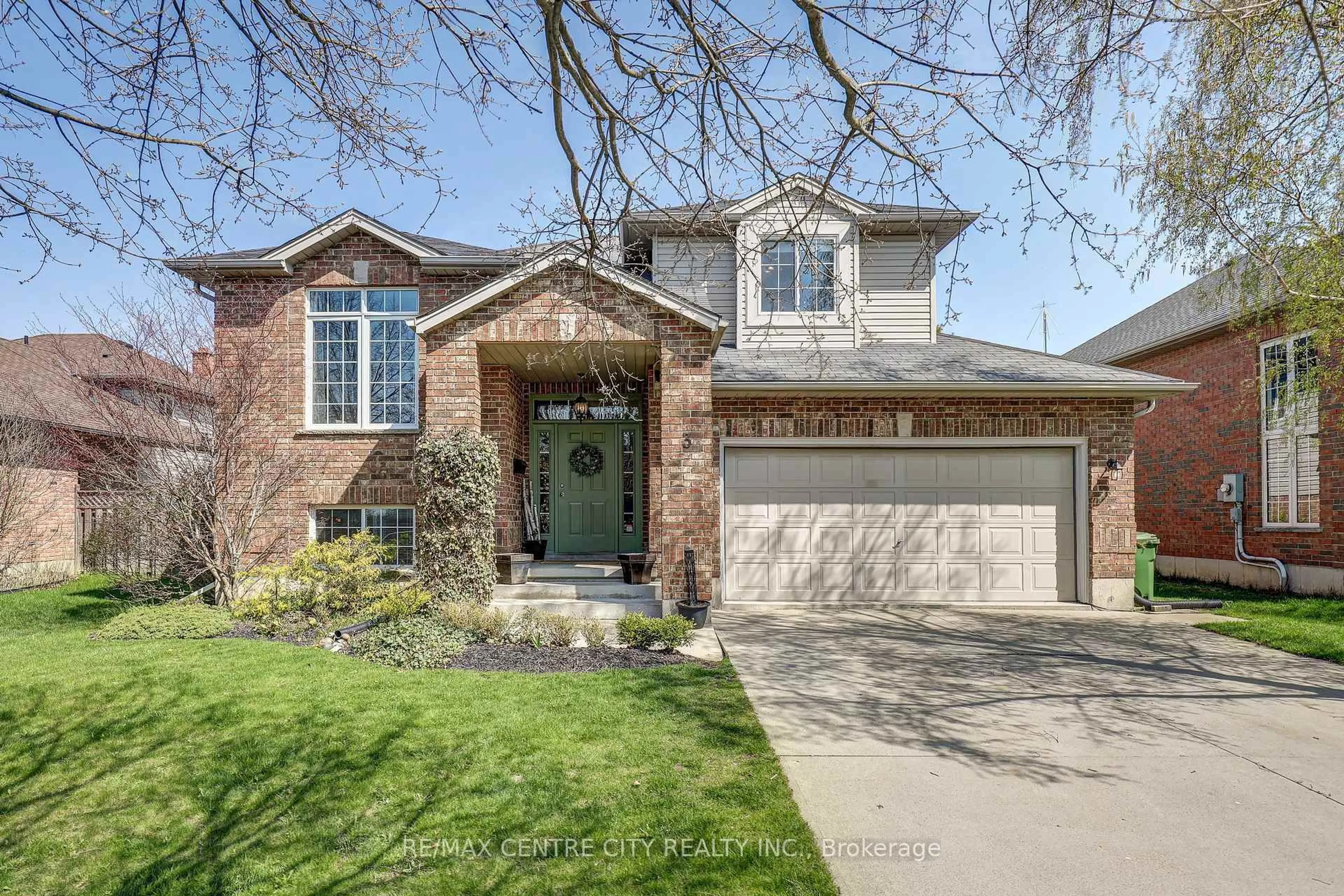 Home with brick exterior material, street for 3 Steeplechase Crt, St. Thomas Ontario N5R 6H4