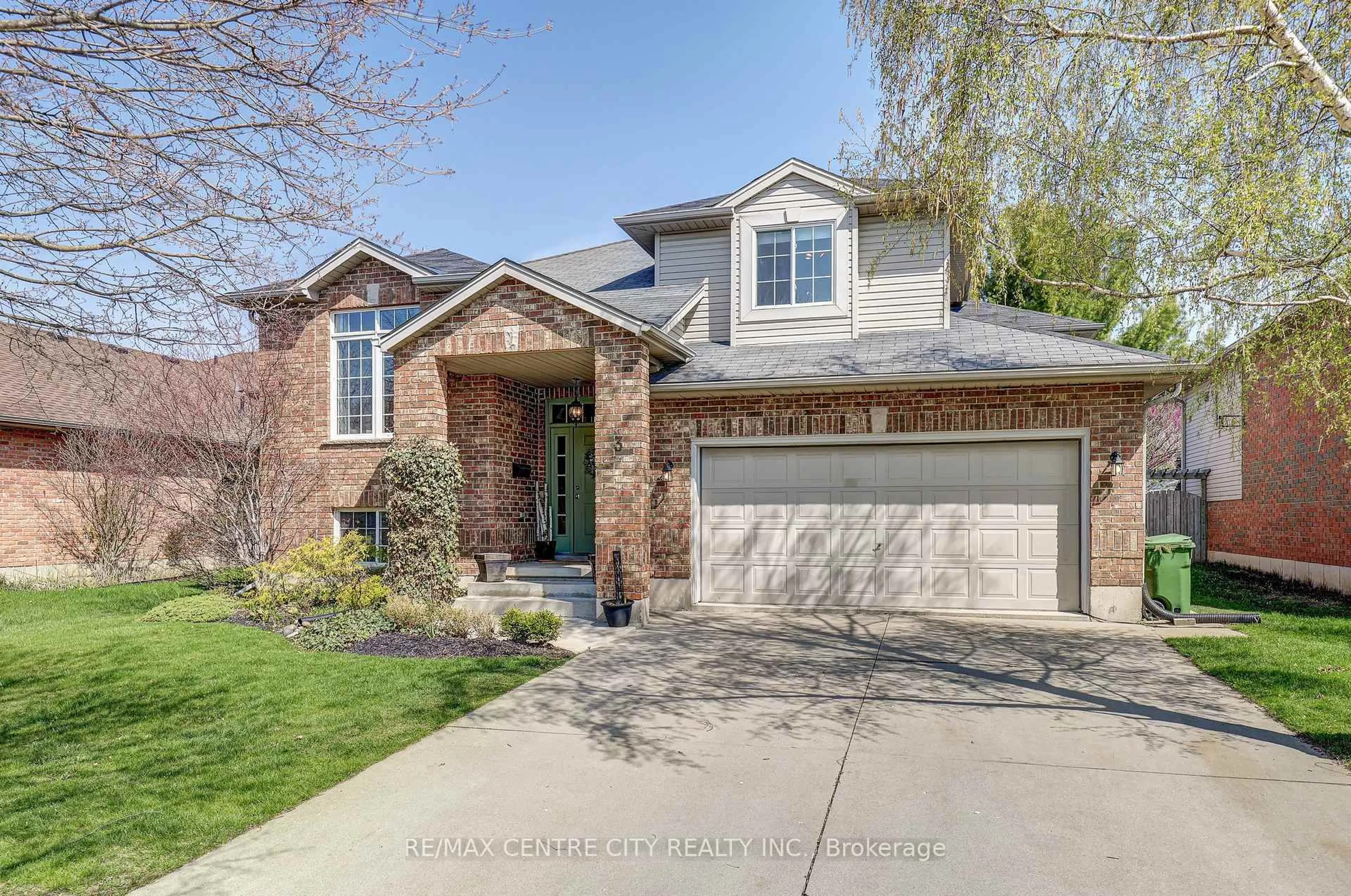 Home with brick exterior material, street for 3 Steeplechase Crt, St. Thomas Ontario N5R 6H4