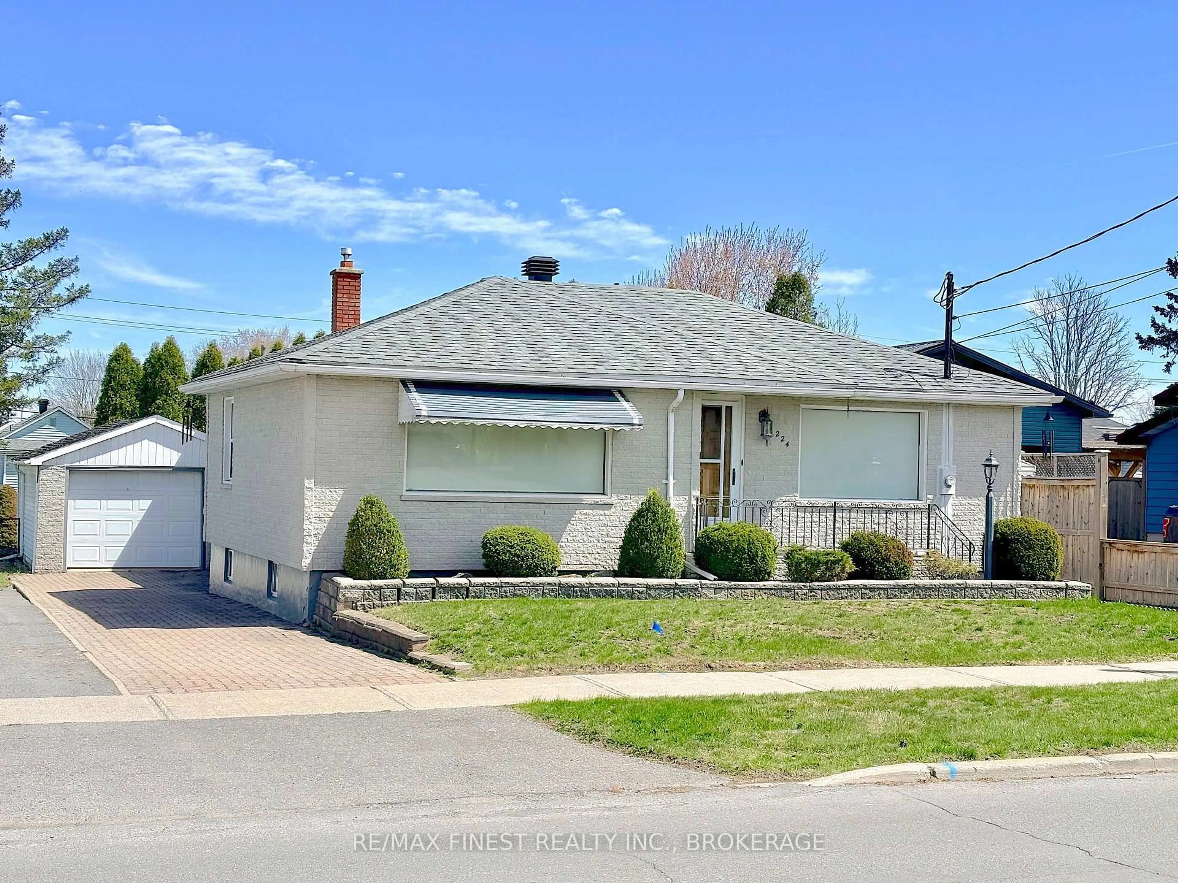 Home with vinyl exterior material, street for 224 DANIS Ave, Cornwall Ontario K6H 5E7