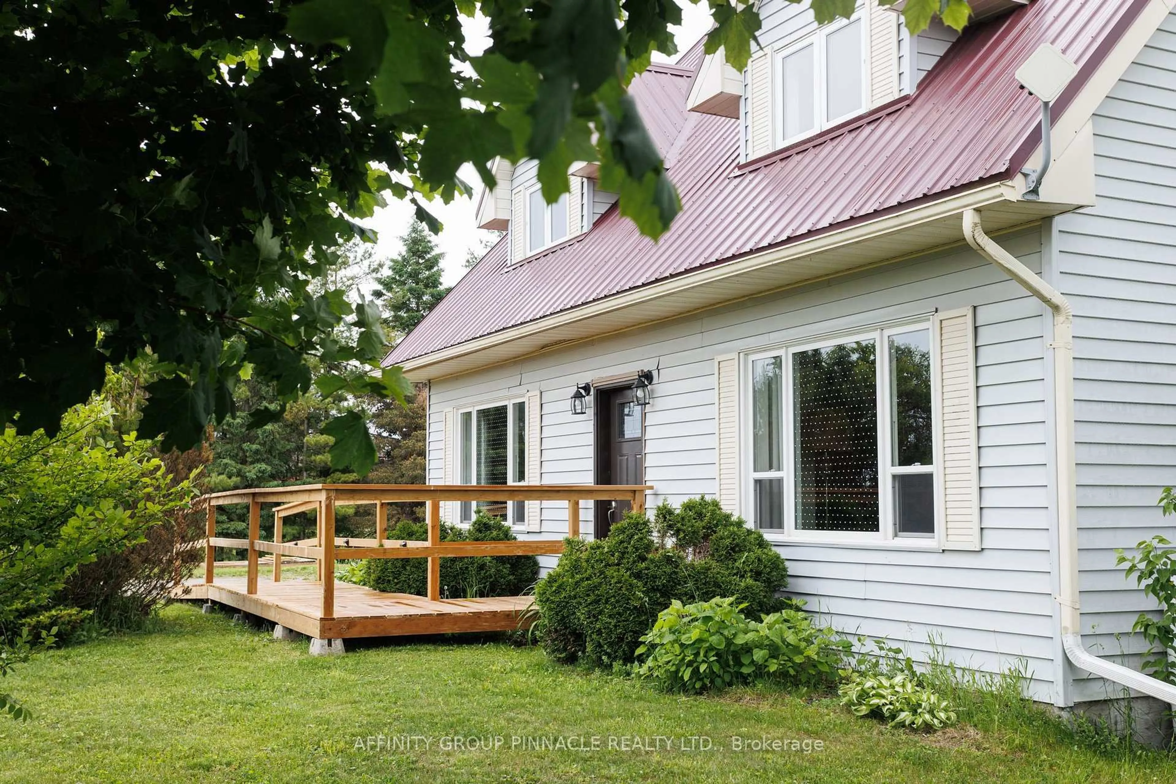 Patio, street for 730 The Glen Rd, Kawartha Lakes Ontario K0M 2T0
