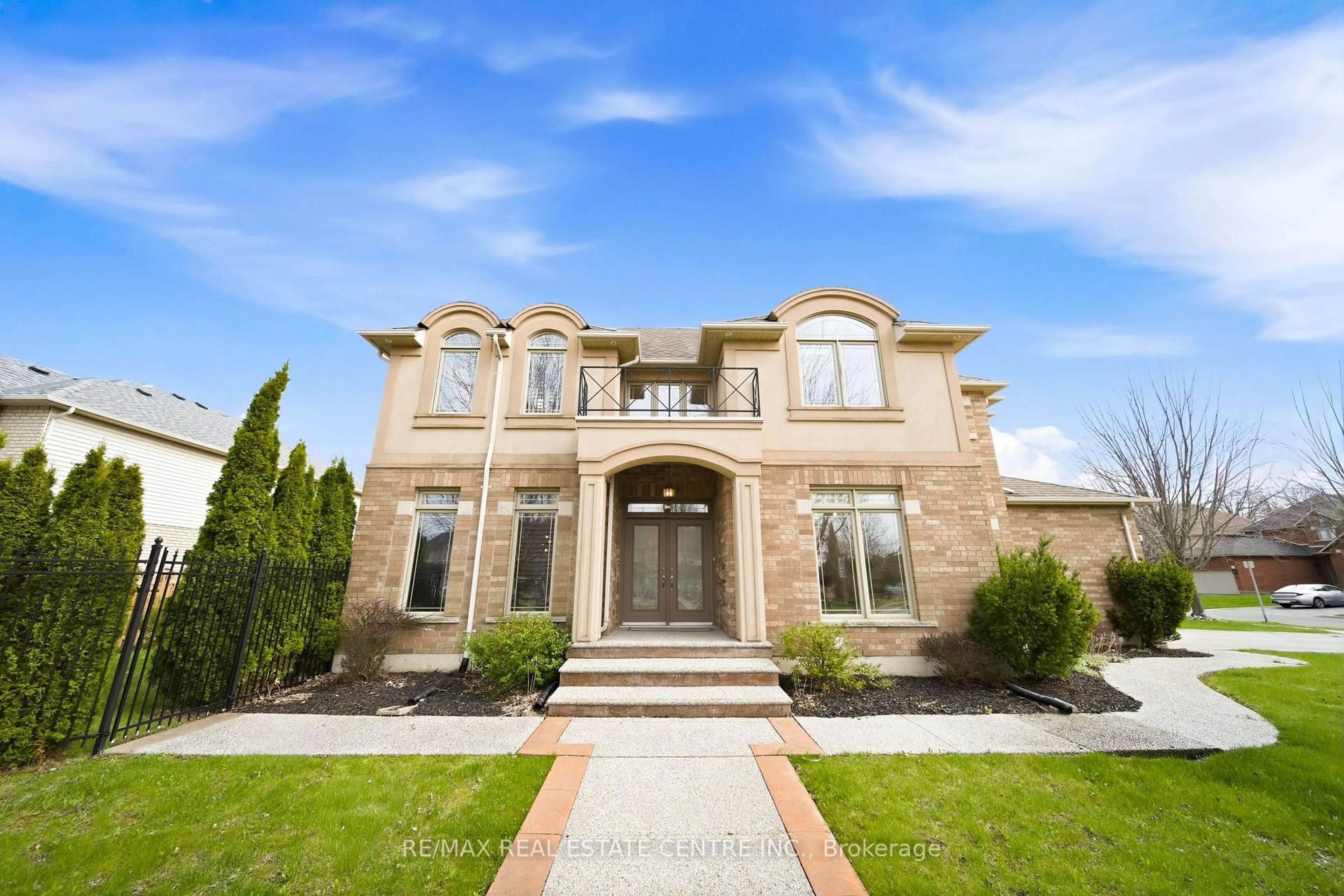 Home with brick exterior material, unknown for 189 Cloverleaf Dr, Hamilton Ontario L9K 1T4