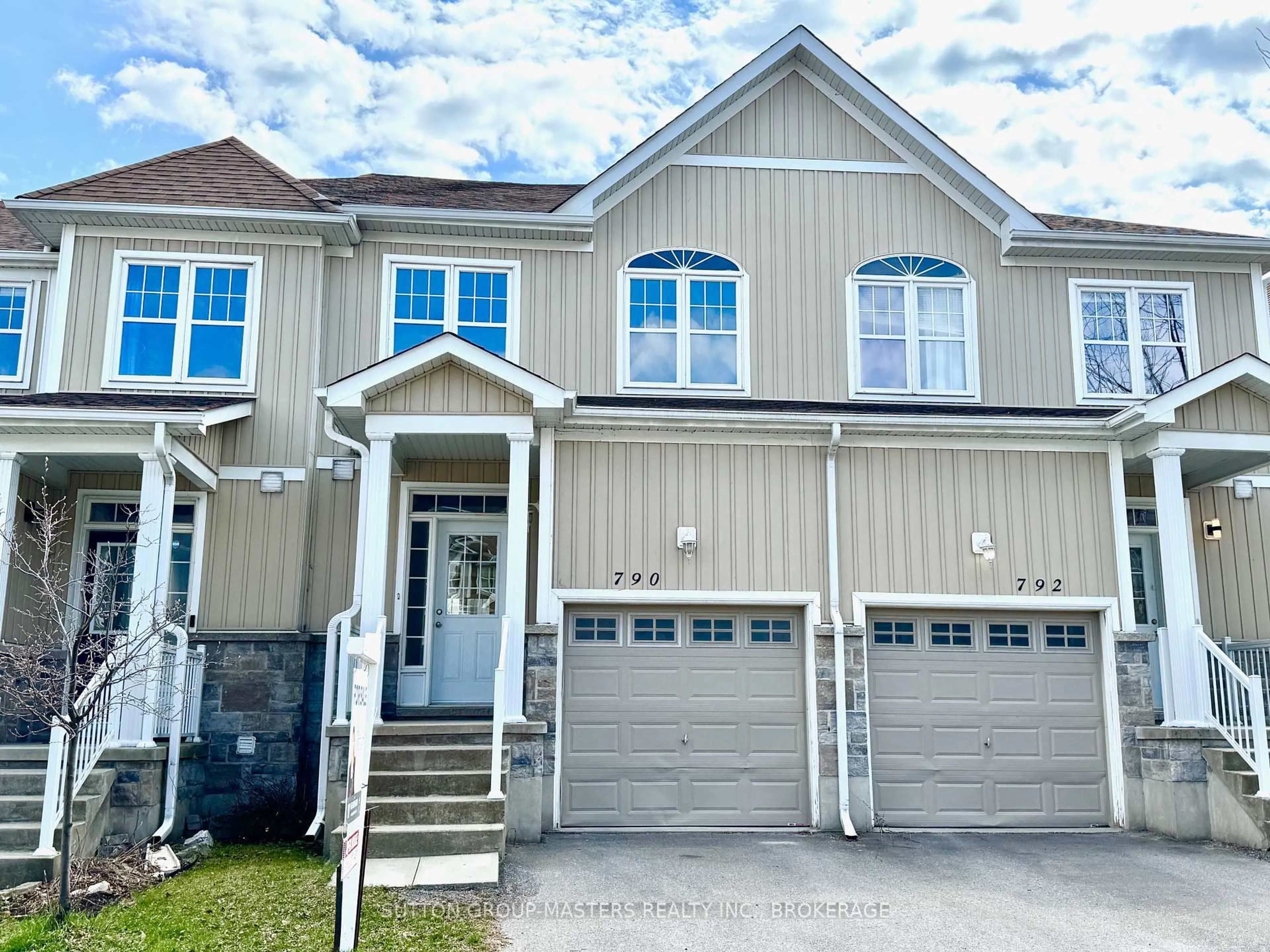 Home with vinyl exterior material, street for 790 Newmarket Lane, Kingston Ontario K7K 0C8
