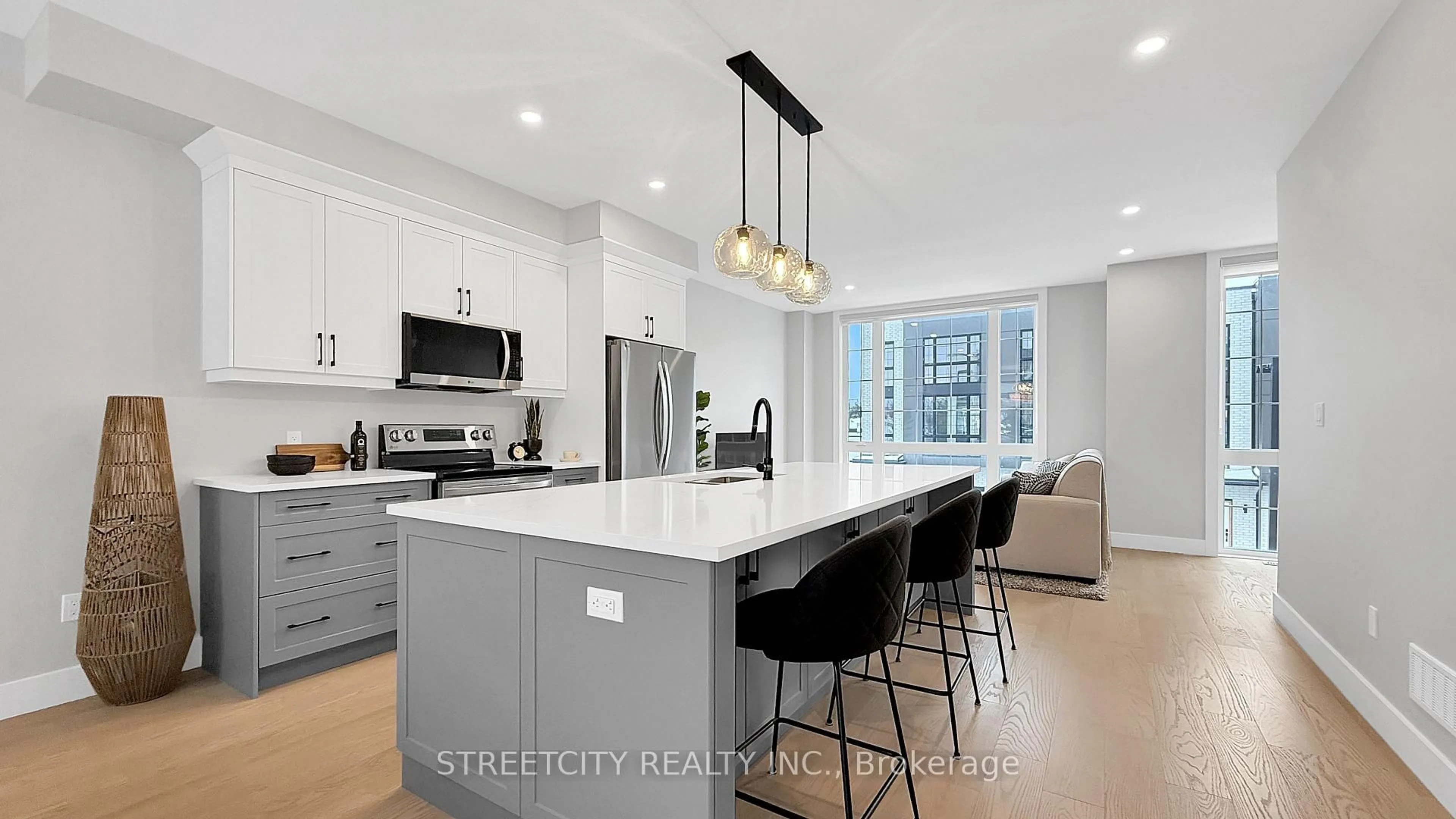 Open concept kitchen, ceramic/tile floor for 2500 MAIN St #15, London South Ontario N6P 1T5