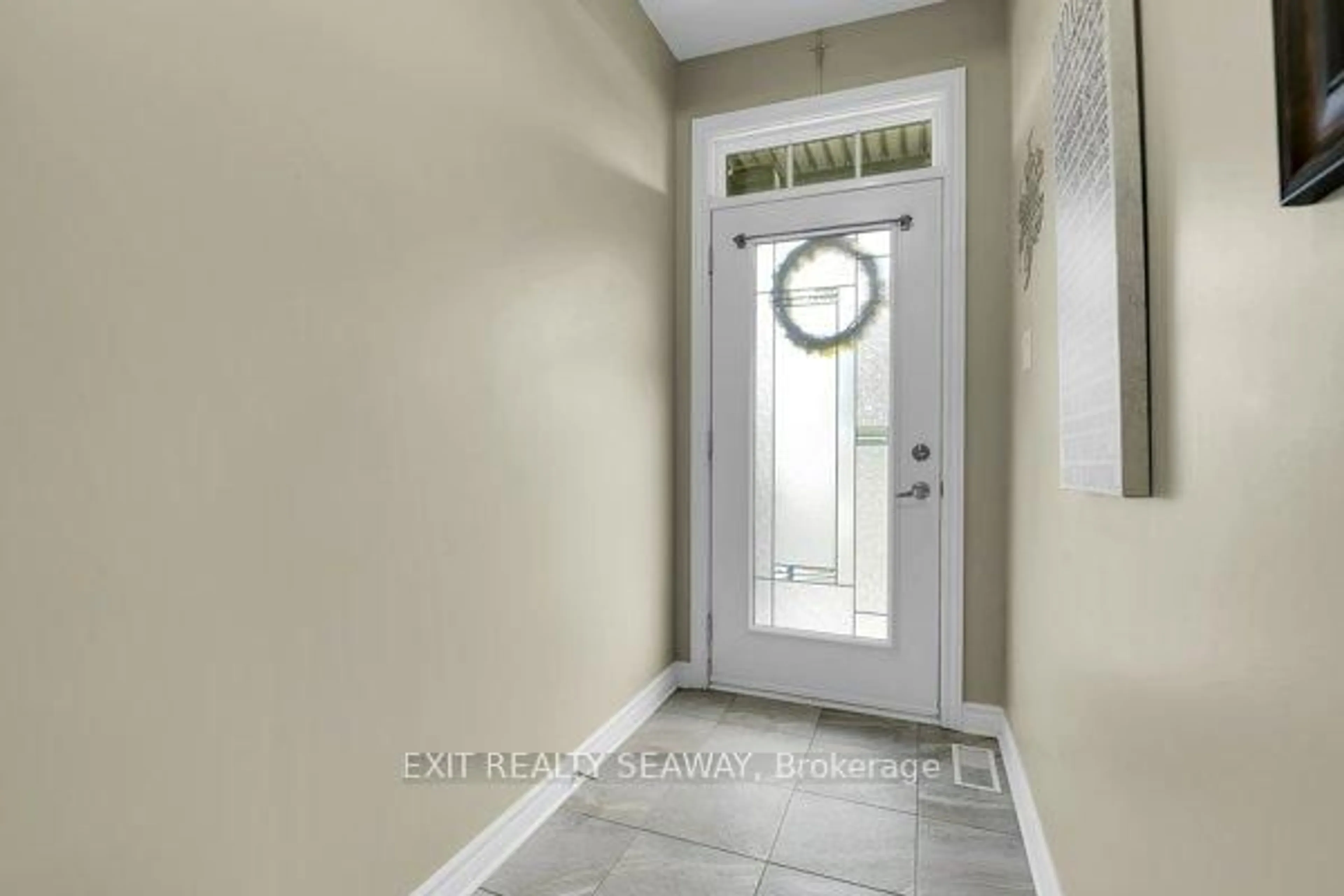 Indoor entryway for 3108 Mauricy Cres, Cornwall Ontario K6K 0B7