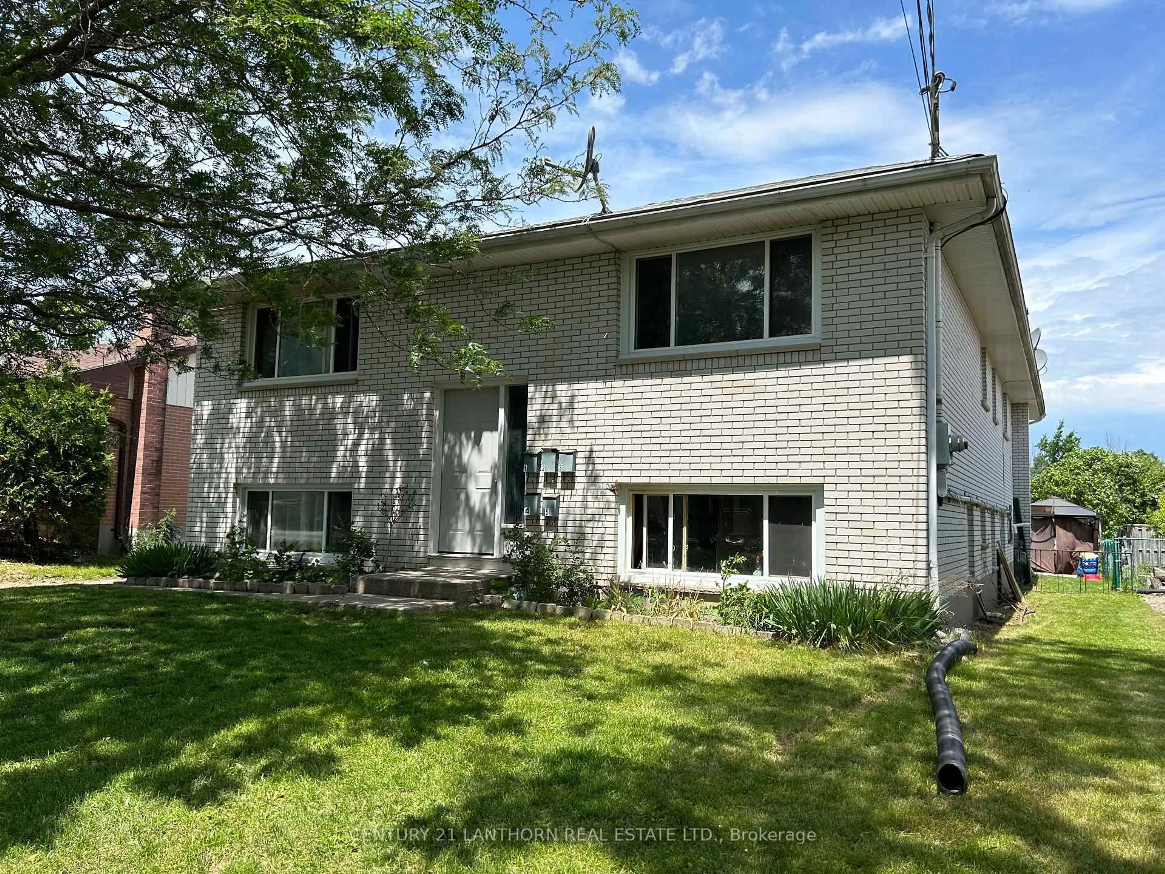 Unknown for 18 Union St, Belleville Ontario K8P 2B6