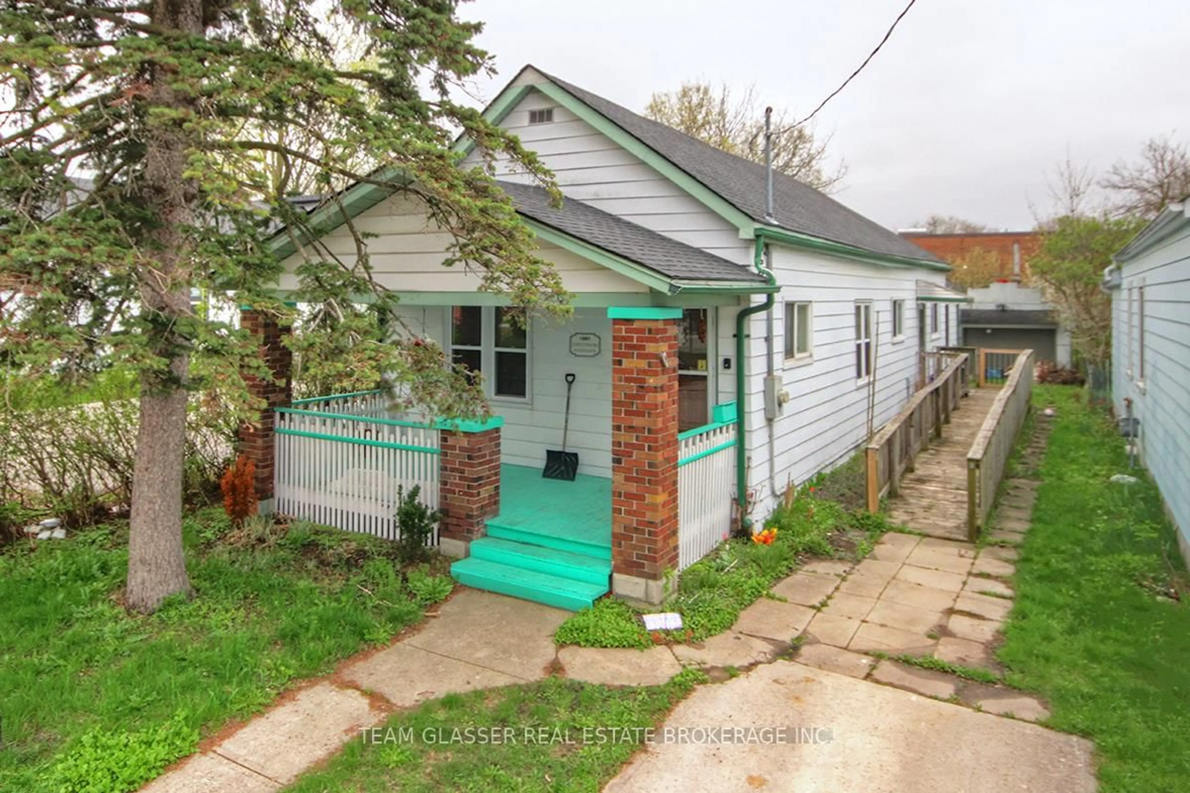 Unknown for 555 Grey St, London East Ontario N6B 1H6