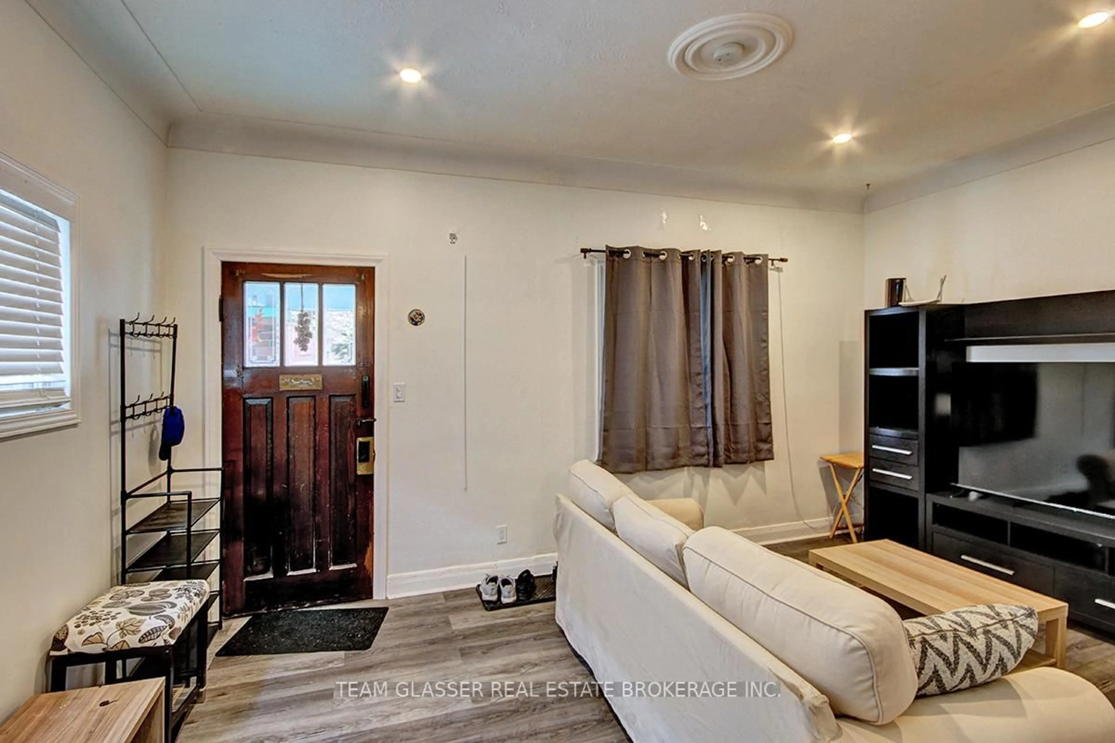 Living room with furniture, unknown for 555 Grey St, London East Ontario N6B 1H6
