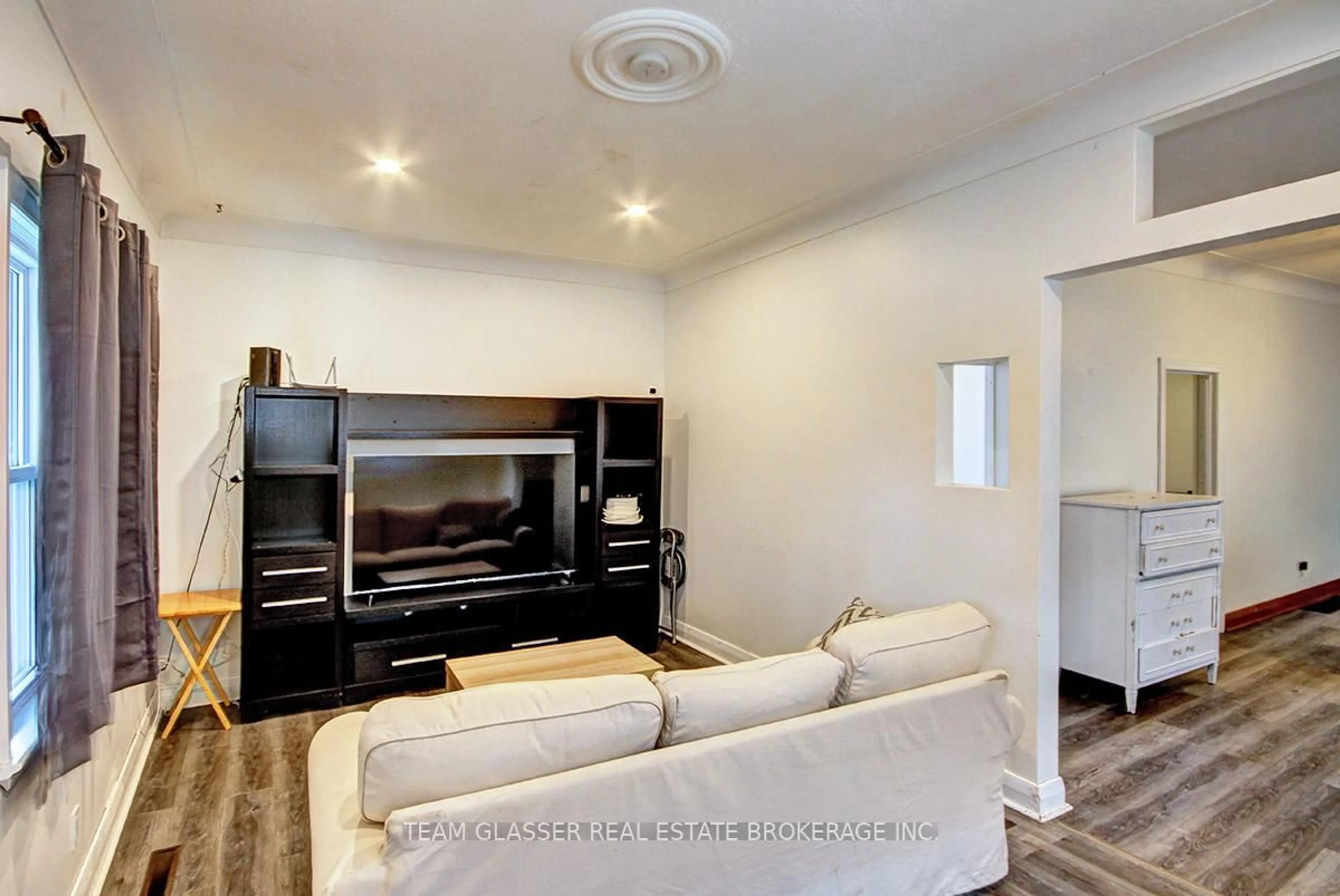 Living room with furniture, unknown for 555 Grey St, London East Ontario N6B 1H6