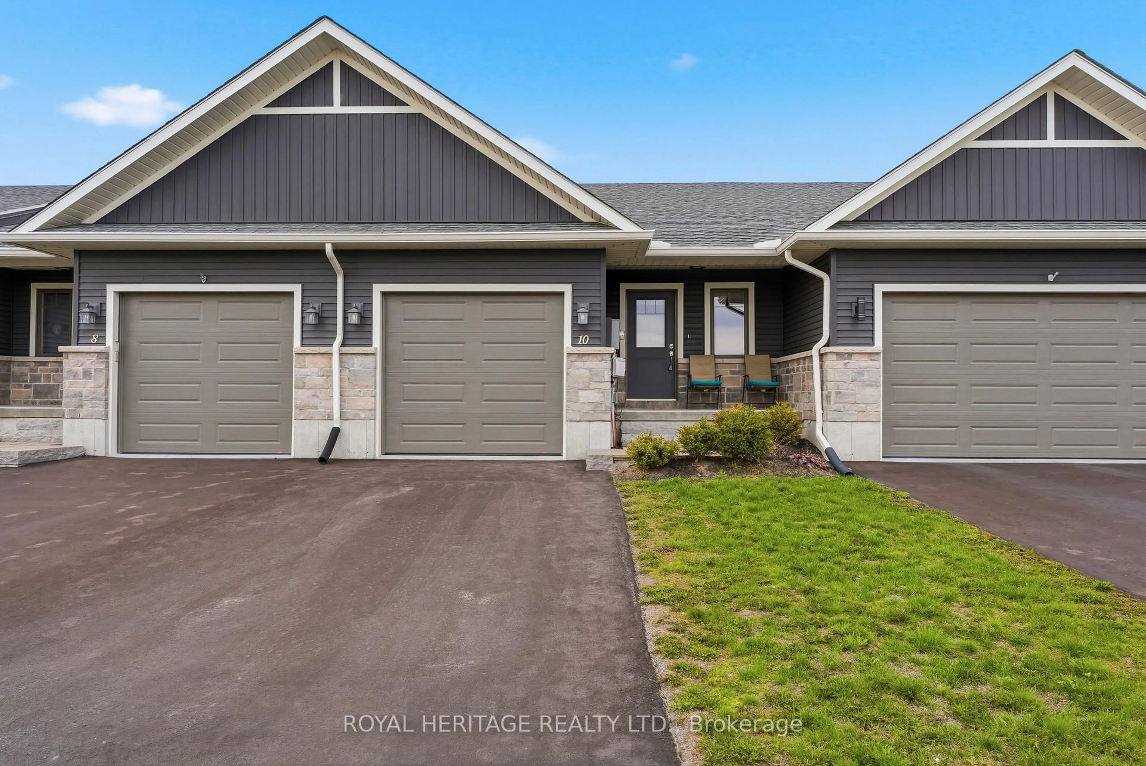 Home with vinyl exterior material, street for 10 SANDHU Cres, Belleville Ontario K8P 0G6