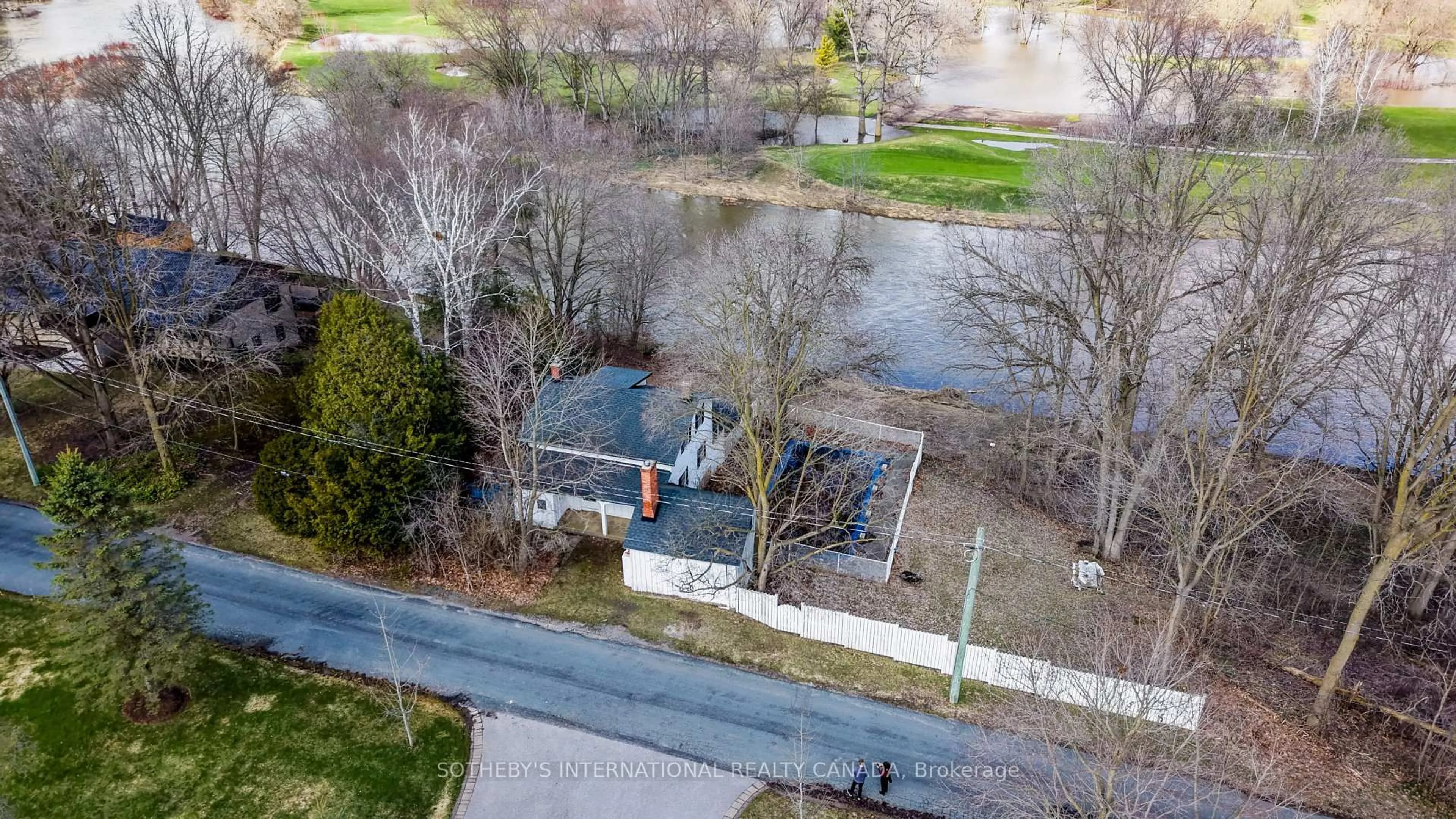 A pic from outside/outdoor area/front of a property/back of a property/a pic from drone, unknown for 48 Misty River Dr, Woolwich Ontario N0B 1N0