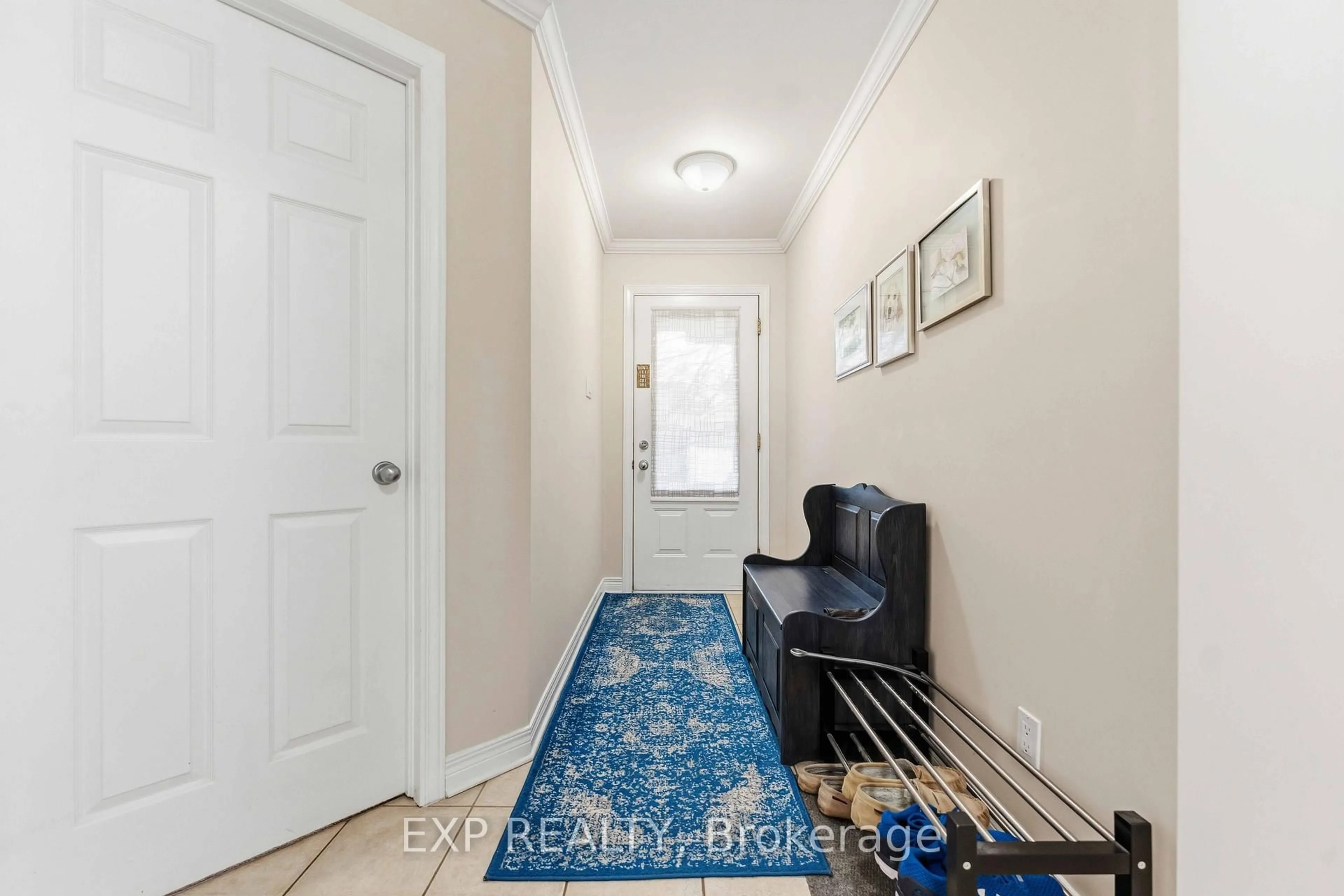 Indoor entryway for 5655 Mahogany Harbour Lane, Ottawa Ontario K4M 1K9