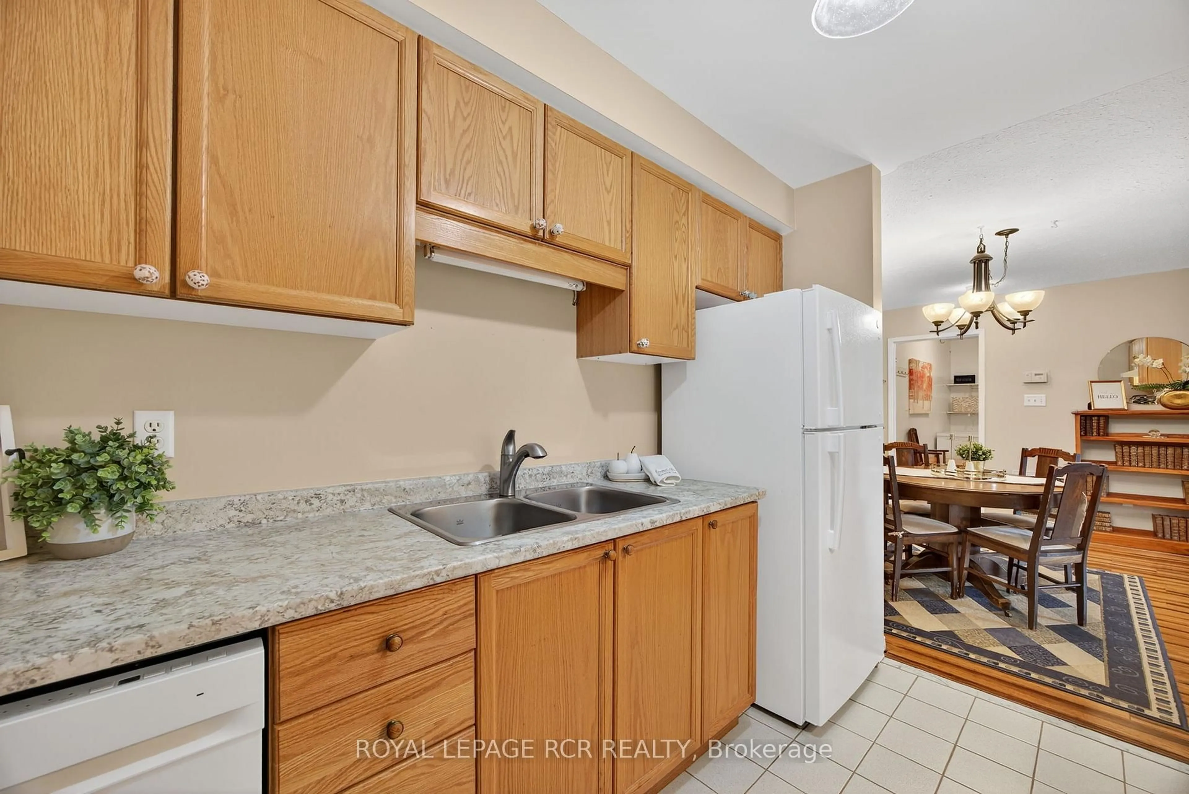 Standard kitchen, unknown for 250 Robert St #310, Shelburne Ontario L9V 3P9