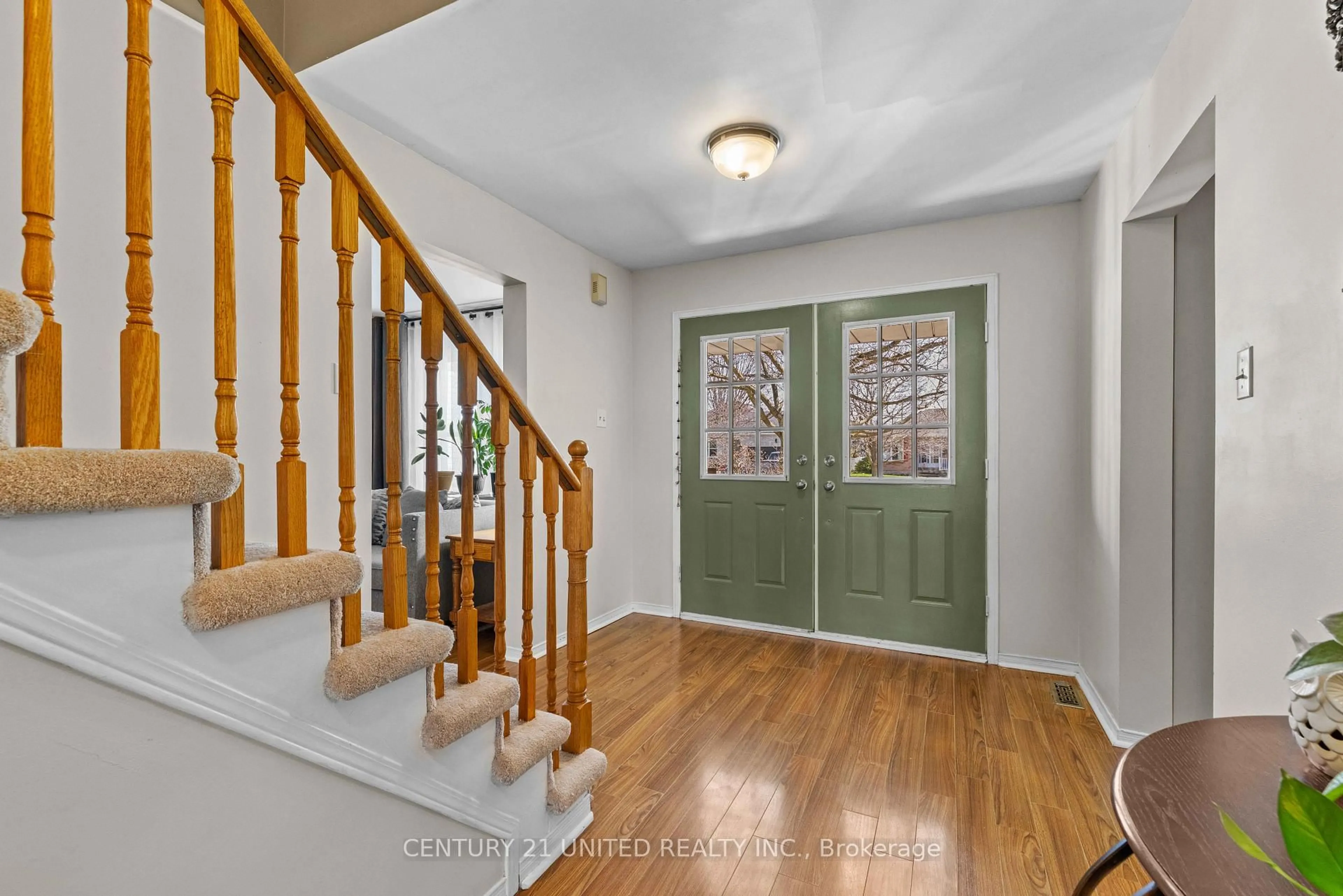 Indoor entryway for 17 Maple Ave, Asphodel-Norwood Ontario K0L 2V0