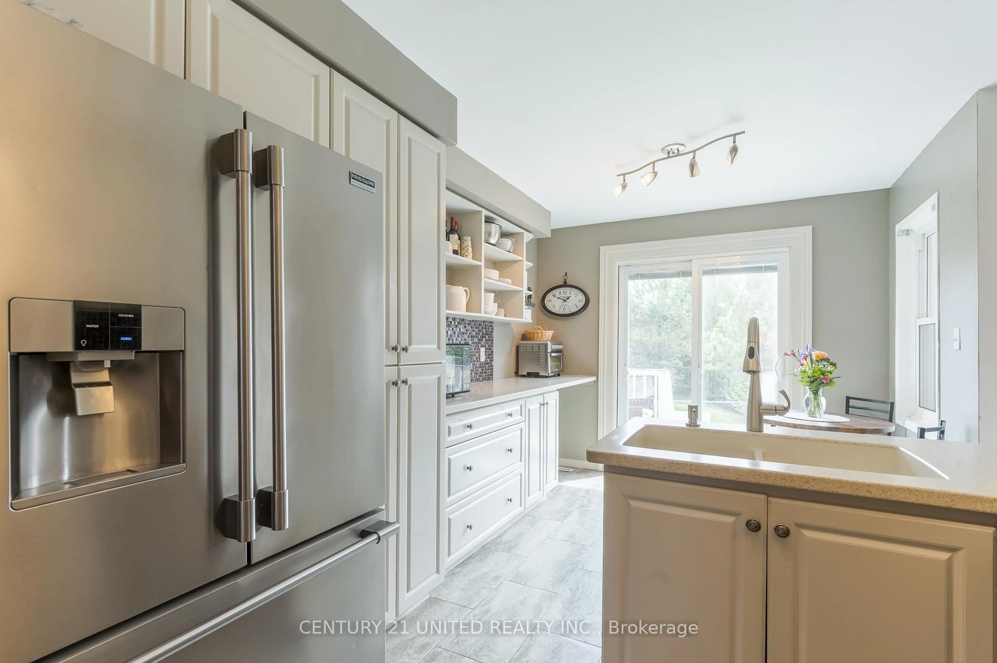 Contemporary kitchen, ceramic/tile floor for 9 Brookside St, Cavan Monaghan Ontario L0A 1G0