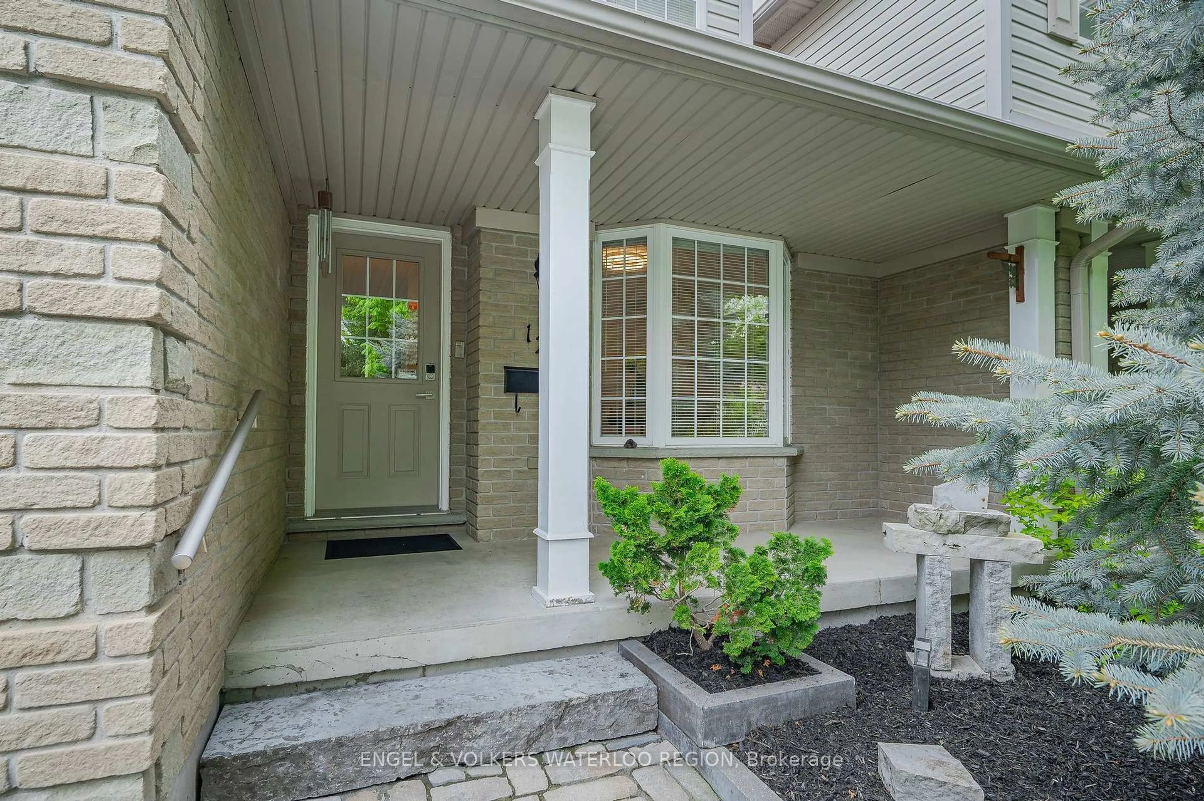 Indoor entryway for 12 Euclid Ave, Waterloo Ontario N2L 6L9