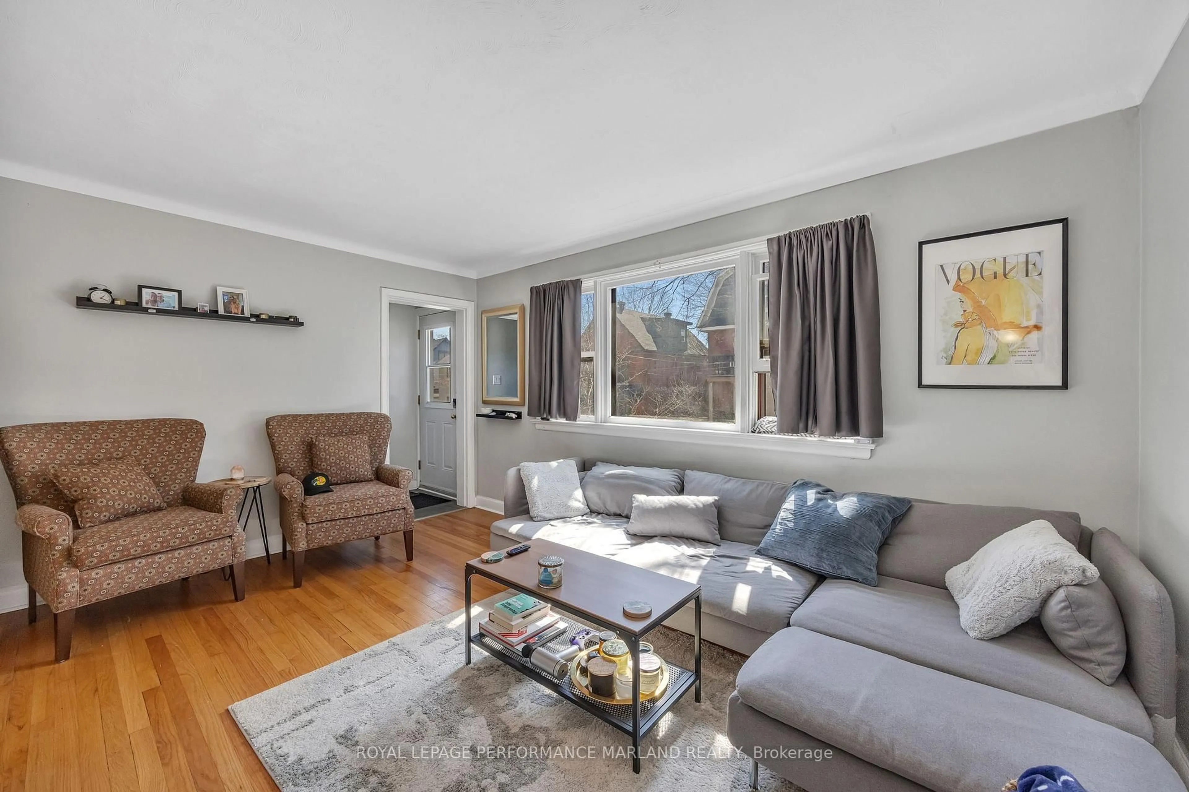 Living room with furniture, unknown for 23 & 25 Barton St, Ottawa Ontario K1S 4R6