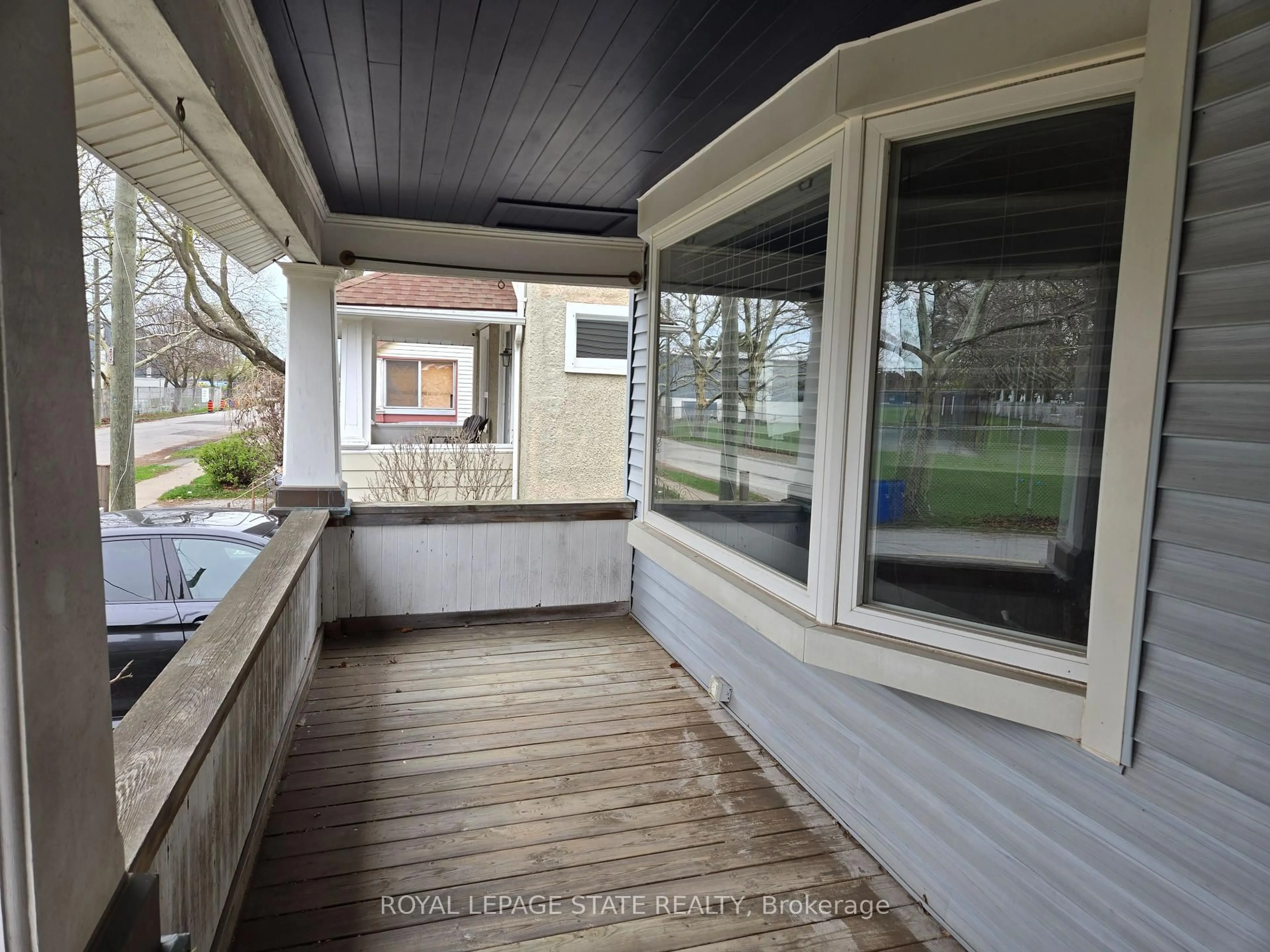 Unknown for 4 Haig St, St. Catharines Ontario L2R 6K5