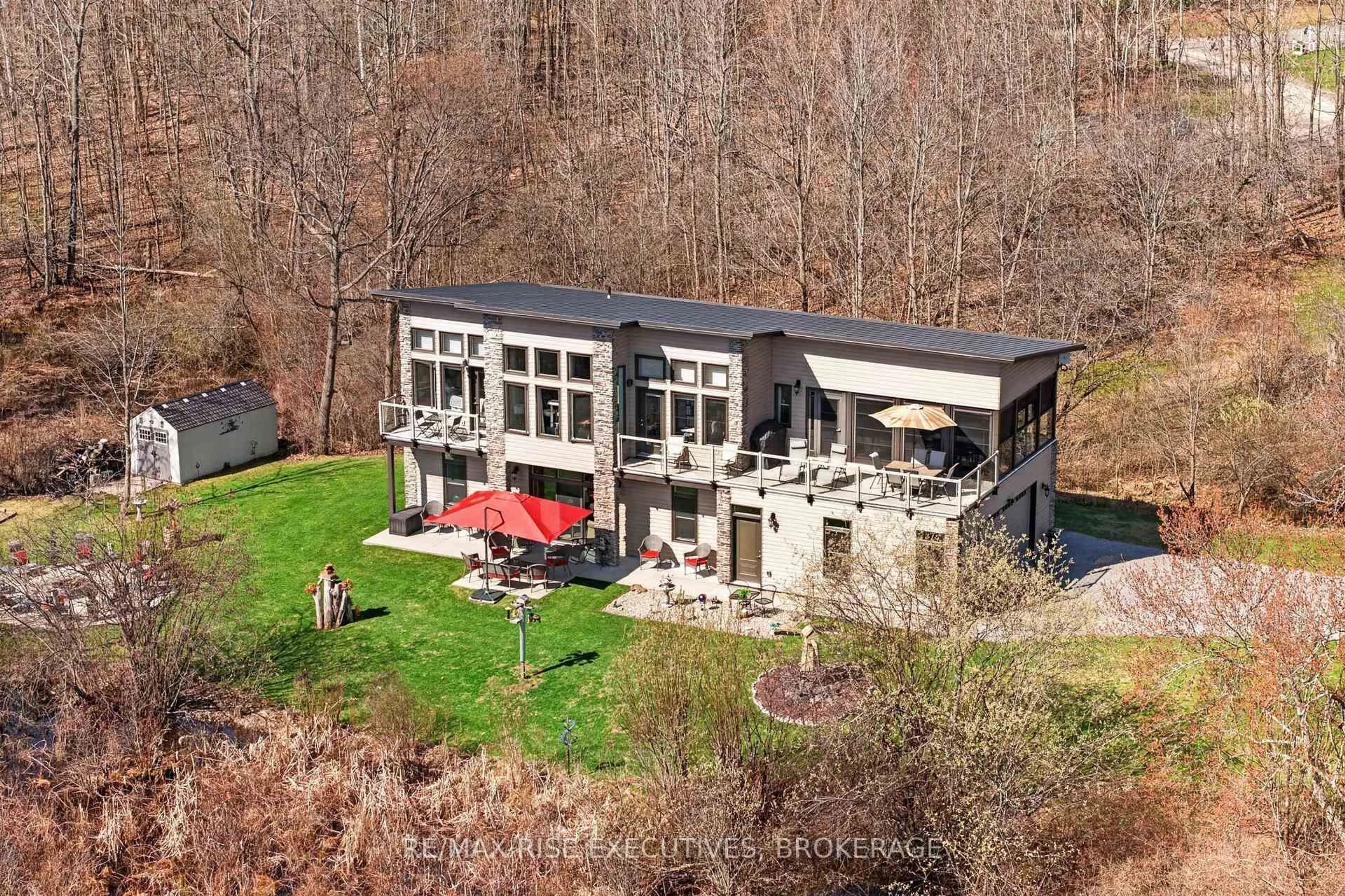 A pic from outside/outdoor area/front of a property/back of a property/a pic from drone, building for 4646 Stair Step Lane, Battersea Ontario K0H 1H0