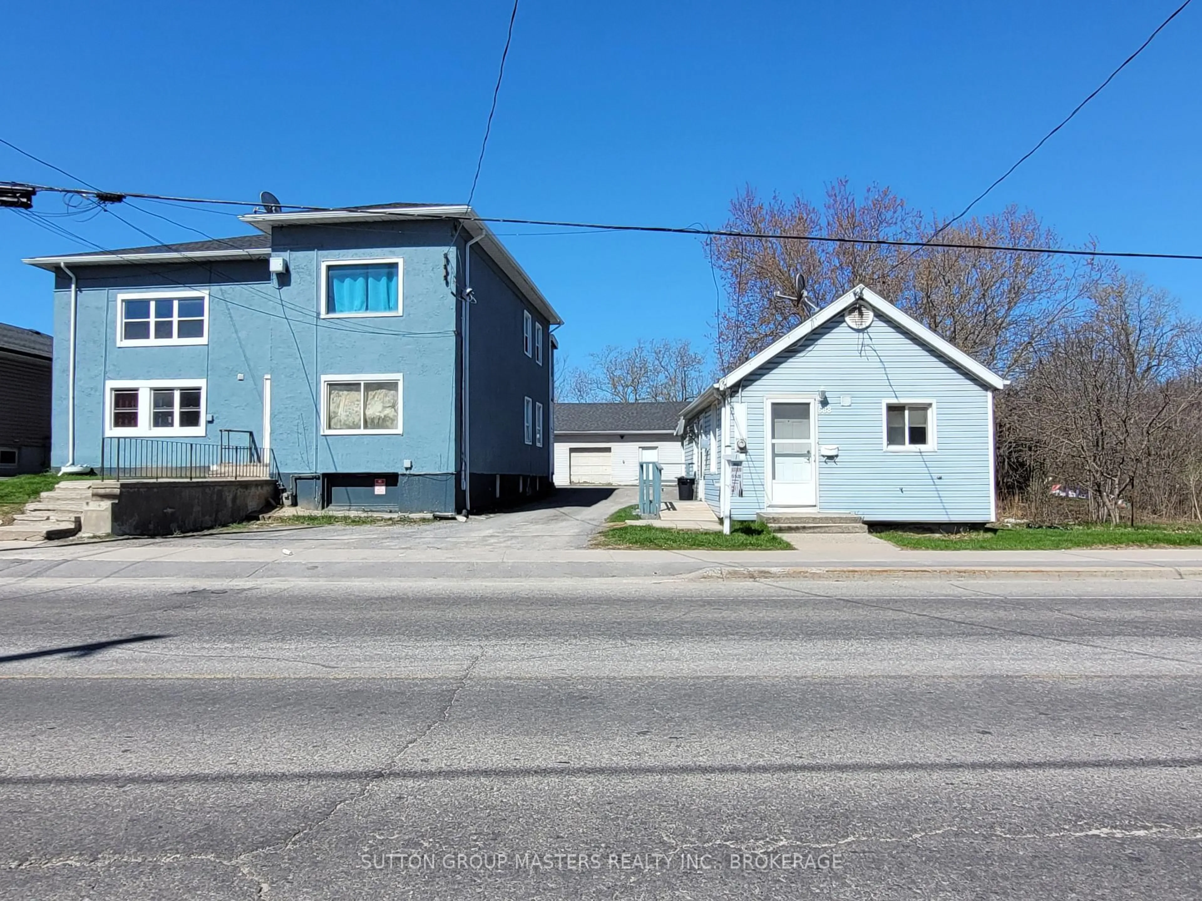 A pic from outside/outdoor area/front of a property/back of a property/a pic from drone, street for 686 & 688 Montreal St, Kingston Ontario K7K 3J4