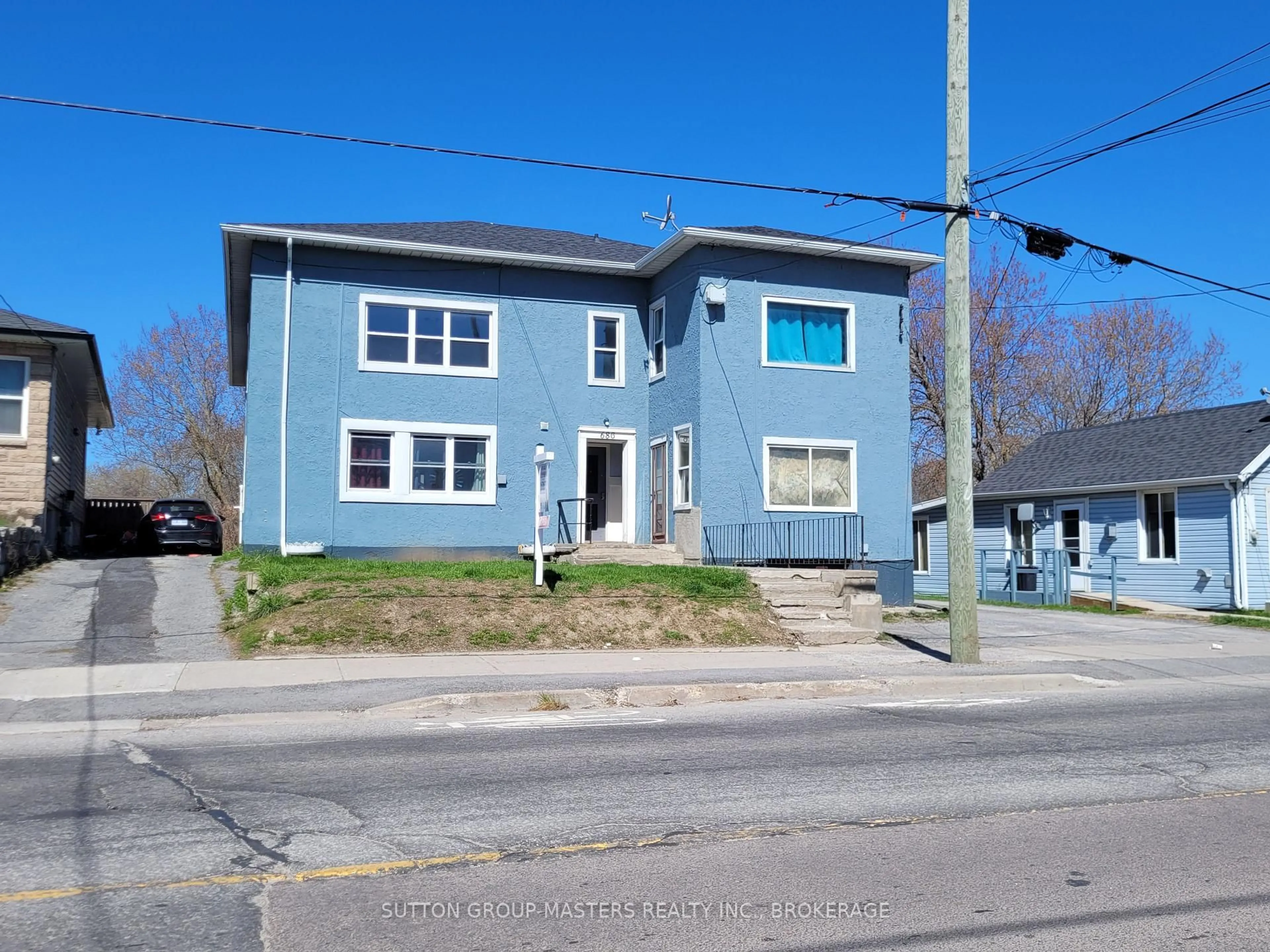 Unknown for 686 & 688 Montreal St, Kingston Ontario K7K 3J4
