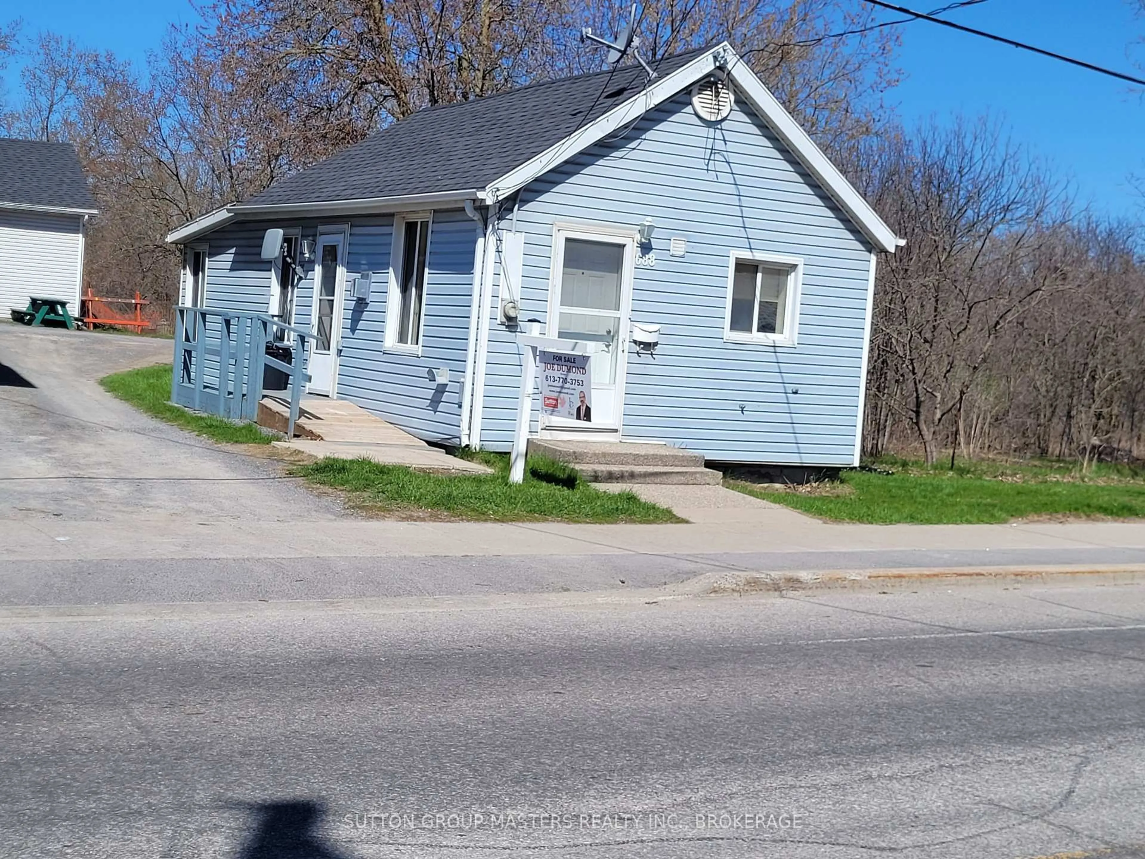 Unknown for 686 & 688 Montreal St, Kingston Ontario K7K 3J4