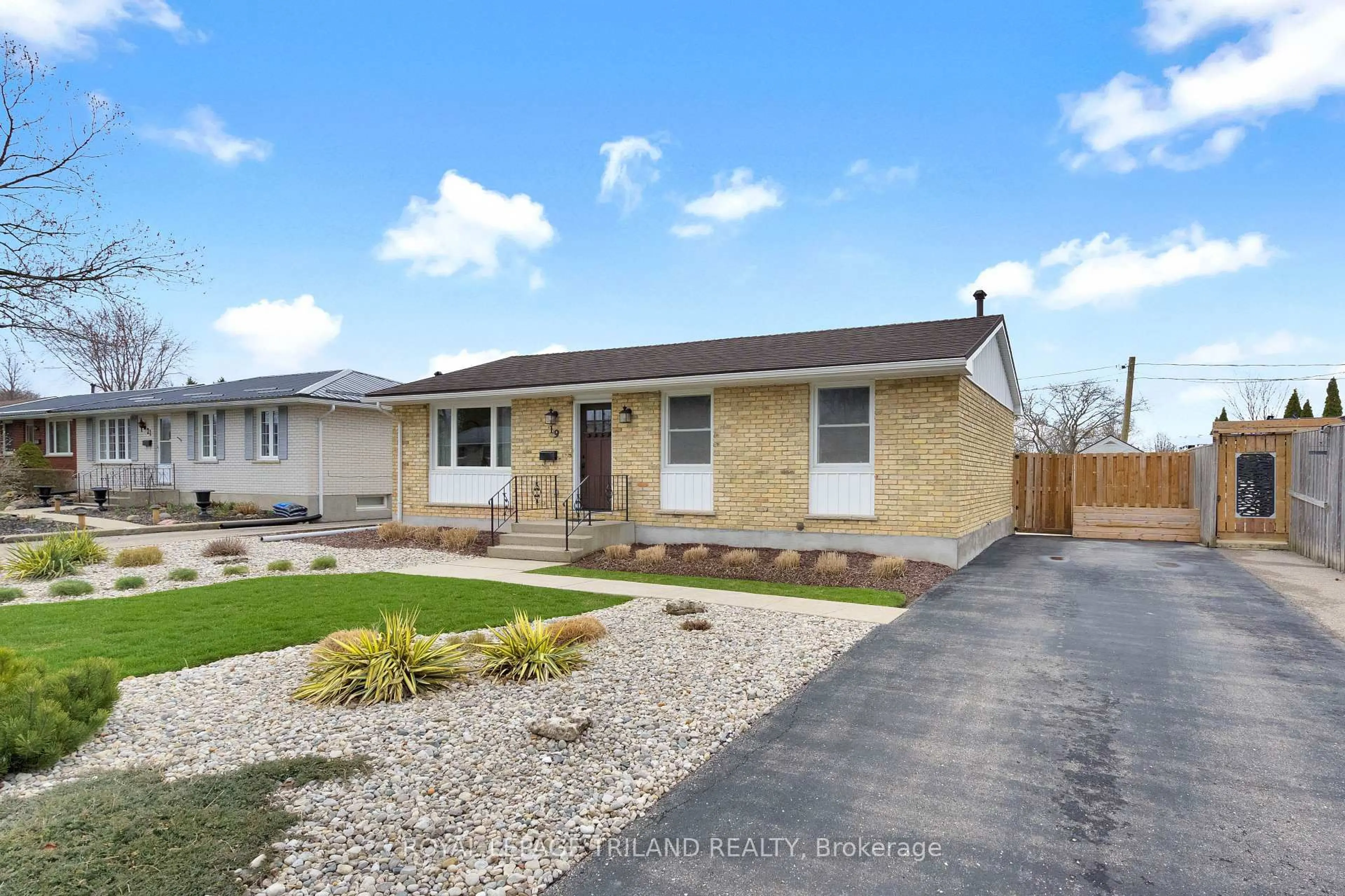 Unknown for 19 Sparta St, St. Thomas Ontario N5R 5H1