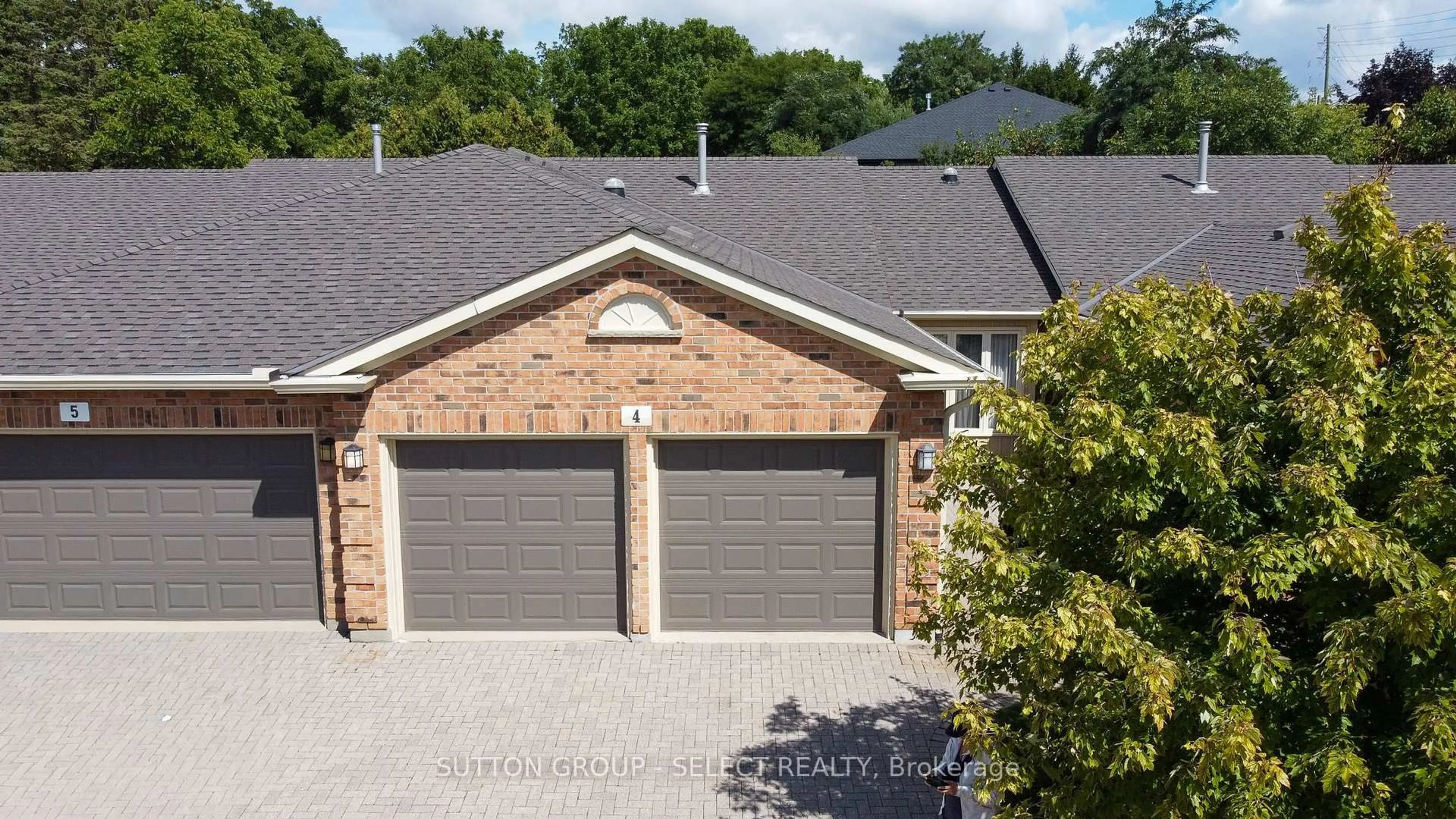 Unknown for 445 Riverside Dr #4, London North Ontario N6H 2R8