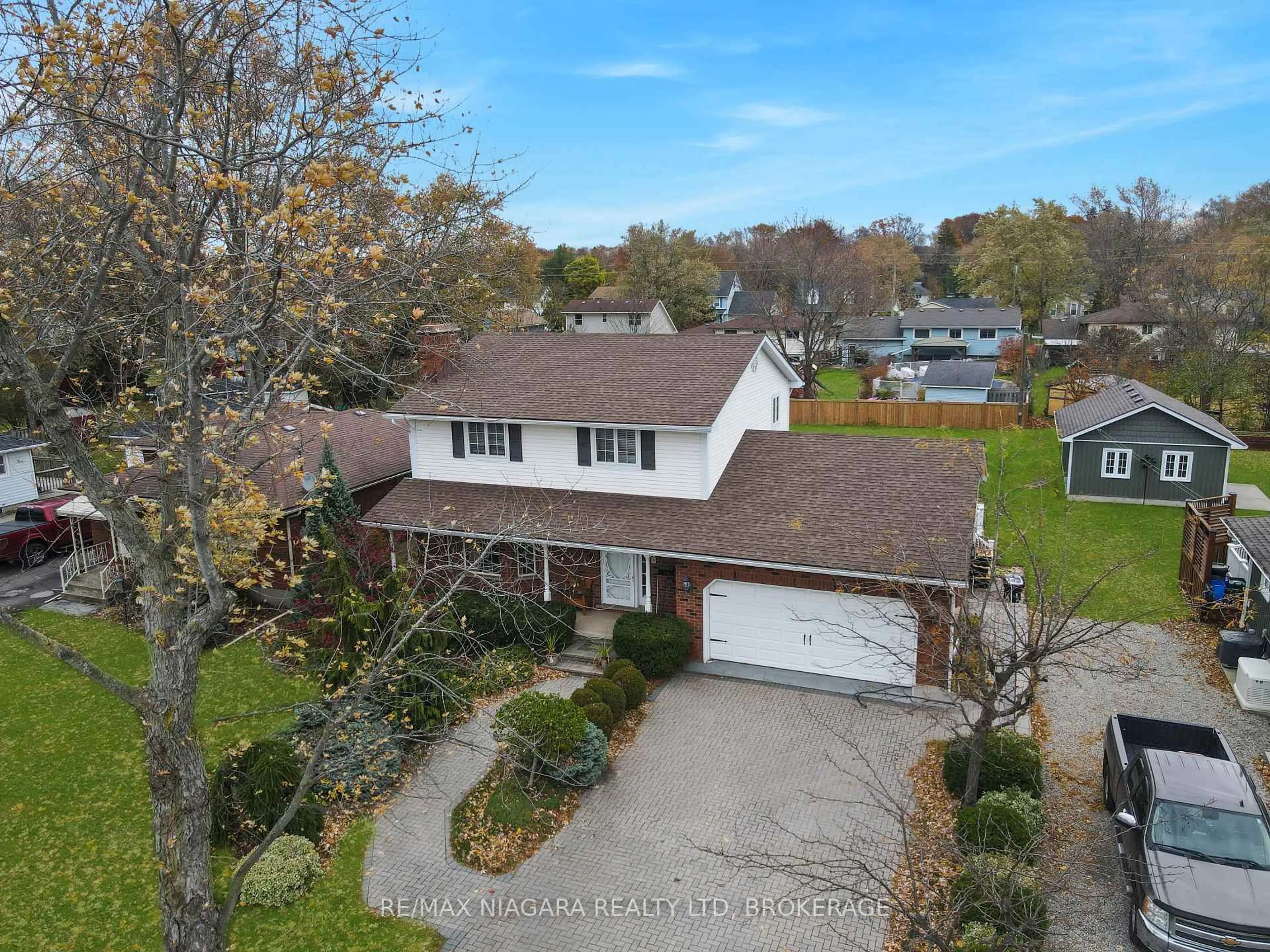 A pic from outside/outdoor area/front of a property/back of a property/a pic from drone, street for 430 Gorham Rd, Fort Erie Ontario L0S 1N0