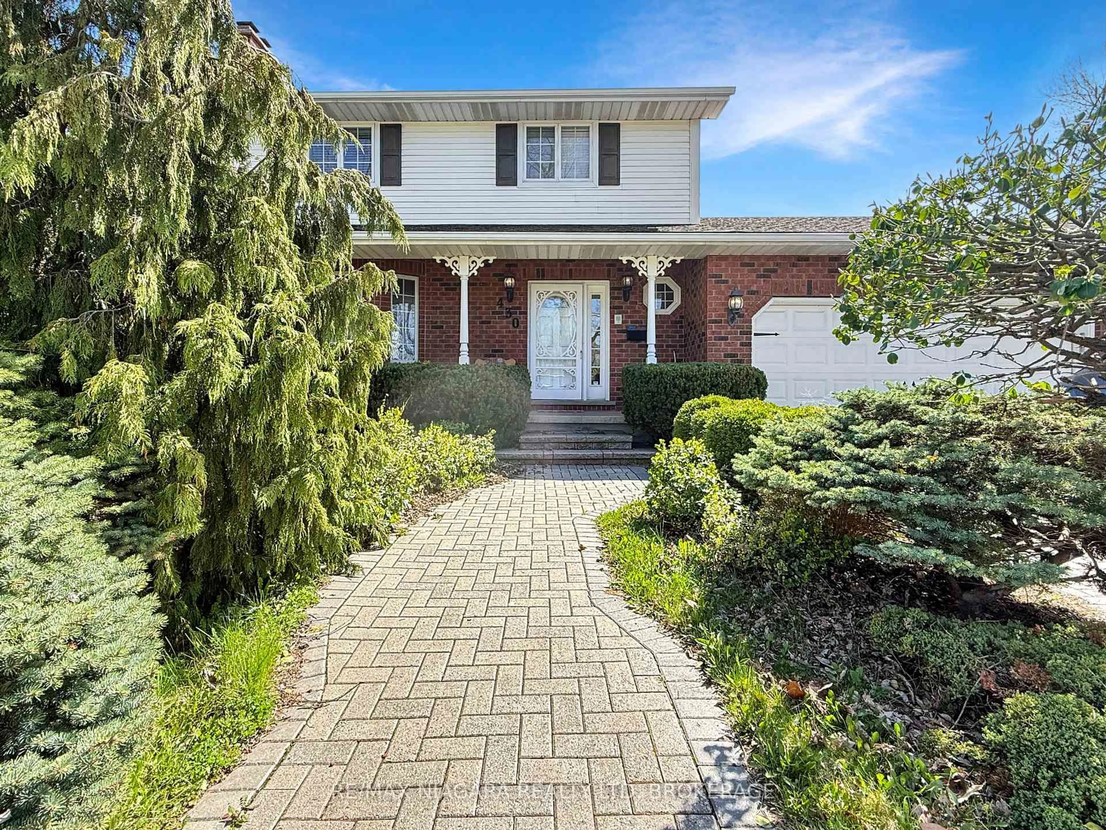 Home with brick exterior material, street for 430 Gorham Rd, Fort Erie Ontario L0S 1N0