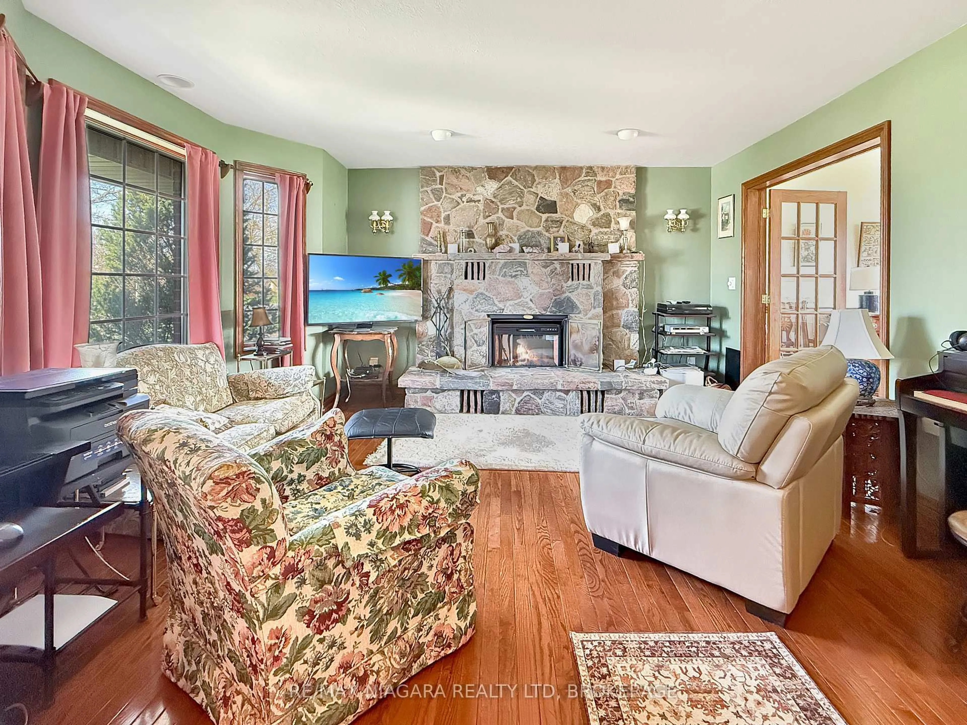 Living room with furniture, unknown for 430 Gorham Rd, Fort Erie Ontario L0S 1N0