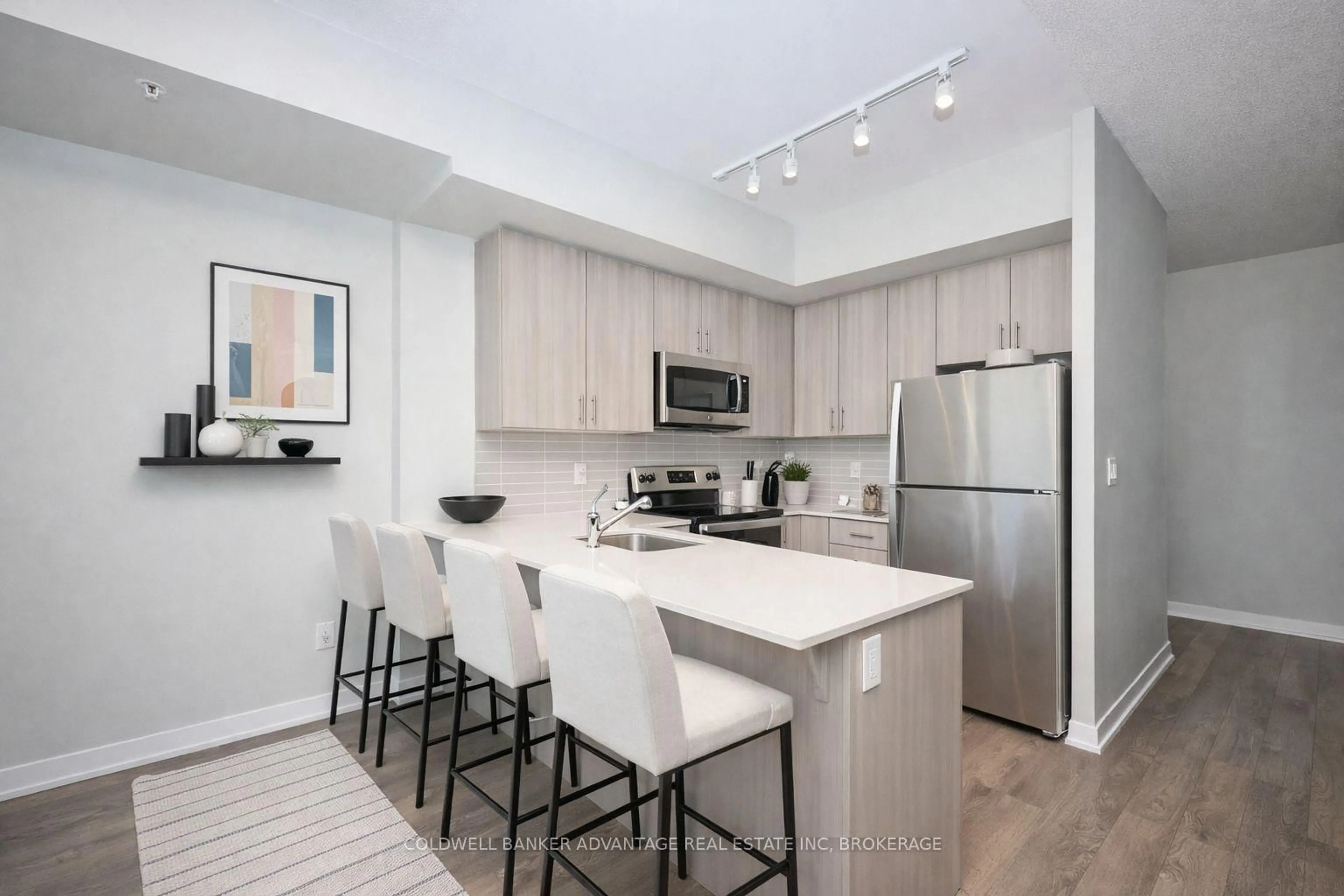 Open concept kitchen, unknown for 550 North Service Rd #610, Grimsby Ontario L3M 0H9