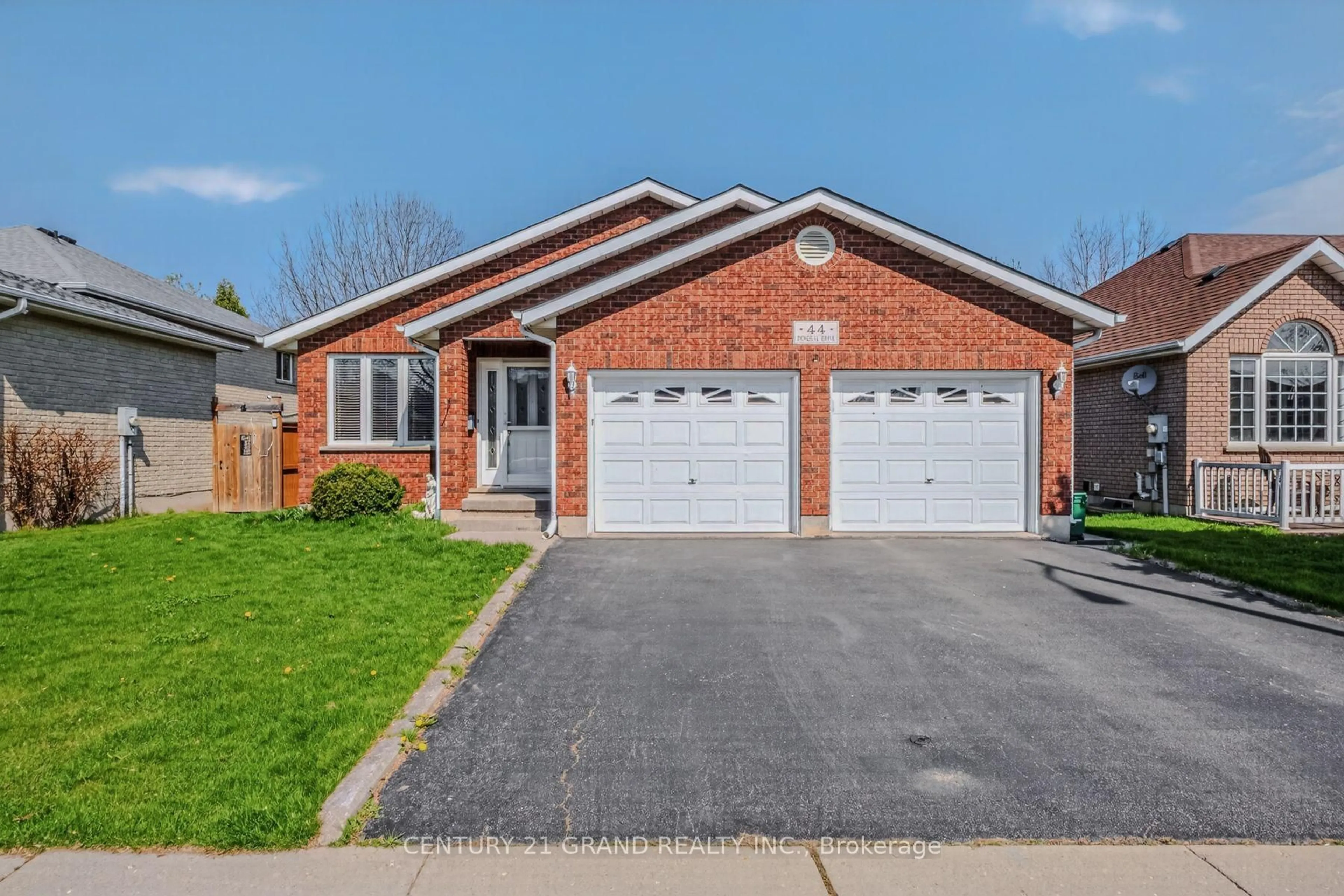 Home with brick exterior material, street for 44 Donegal Dr, Brantford Ontario N3T 6K8