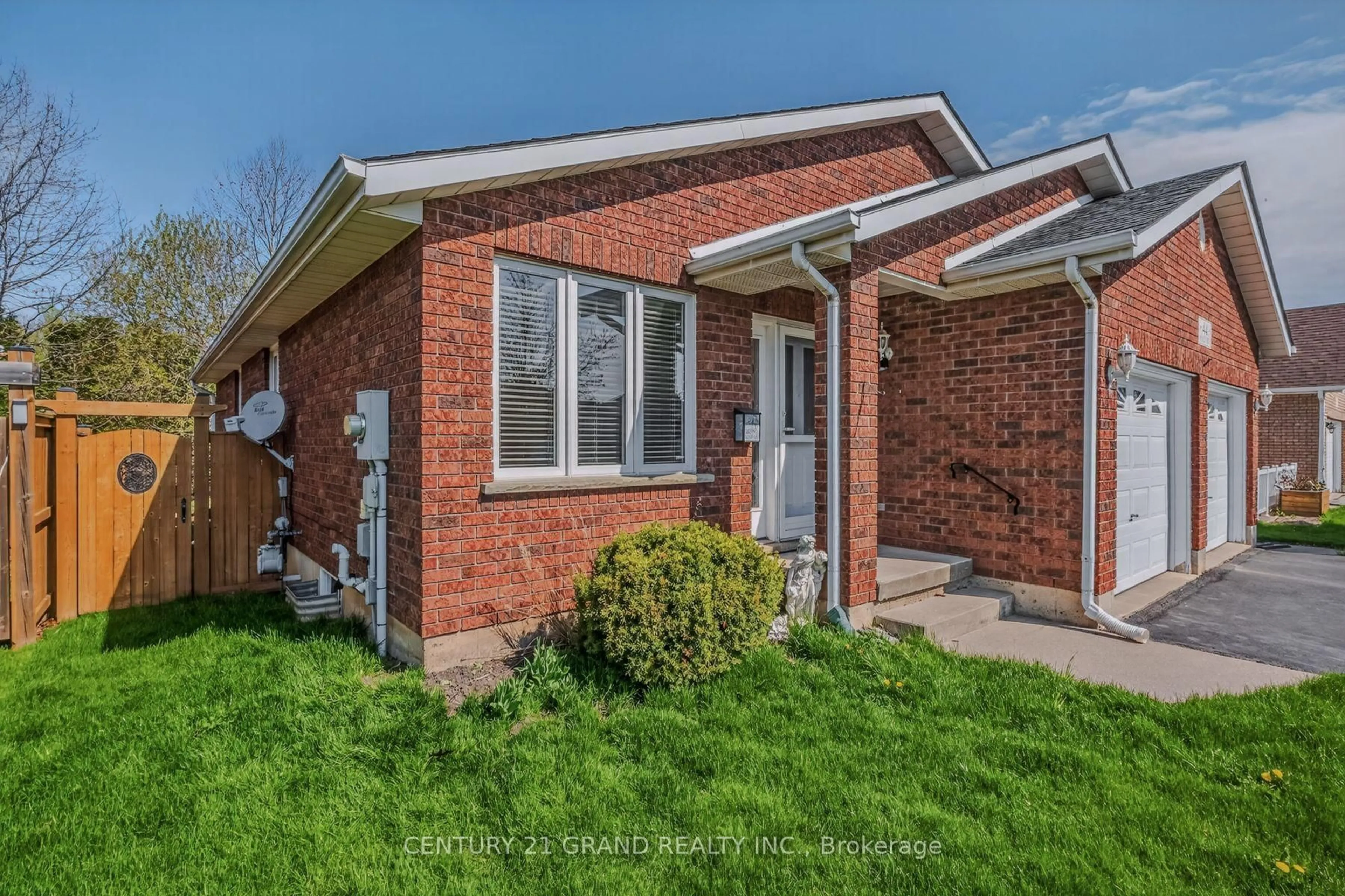 Home with brick exterior material, street for 44 Donegal Dr, Brantford Ontario N3T 6K8