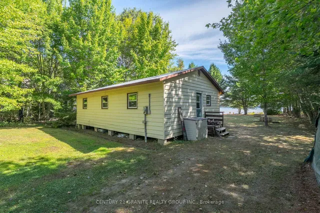 920 Papineau Lake Rd, Maple Leaf 2